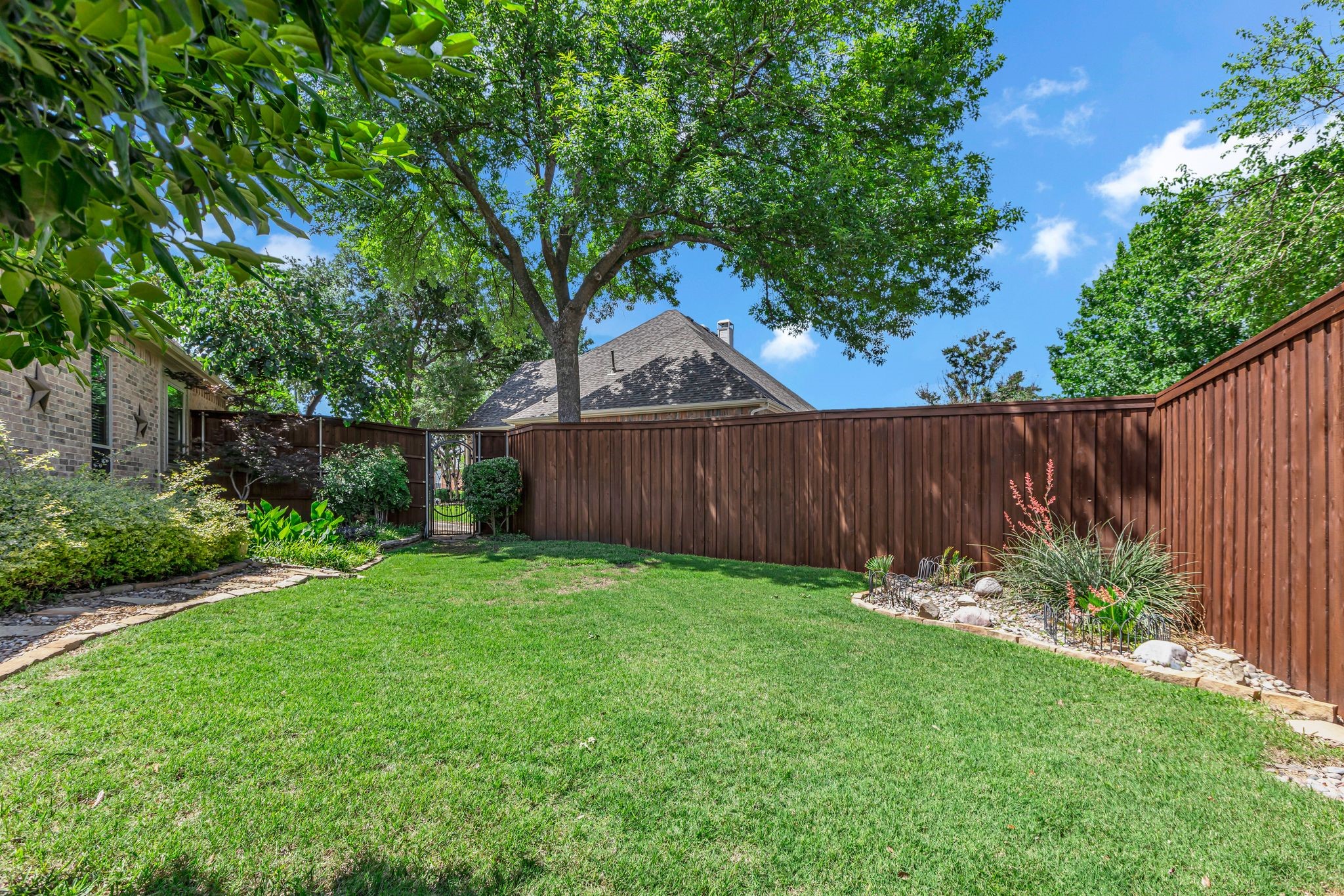 3402 Mapleleaf Lane