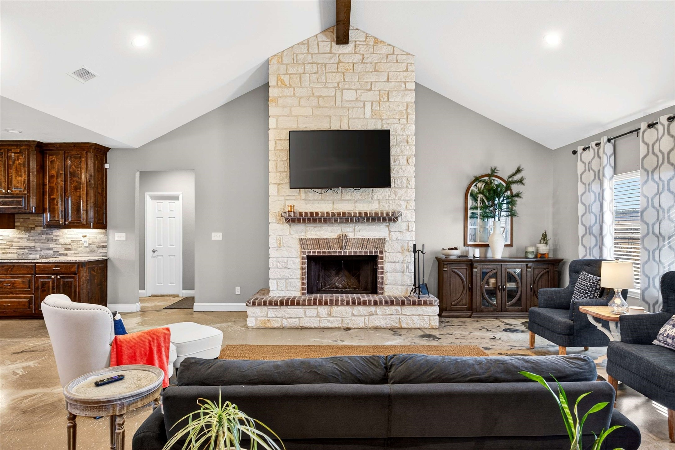 1081 County Road 3591