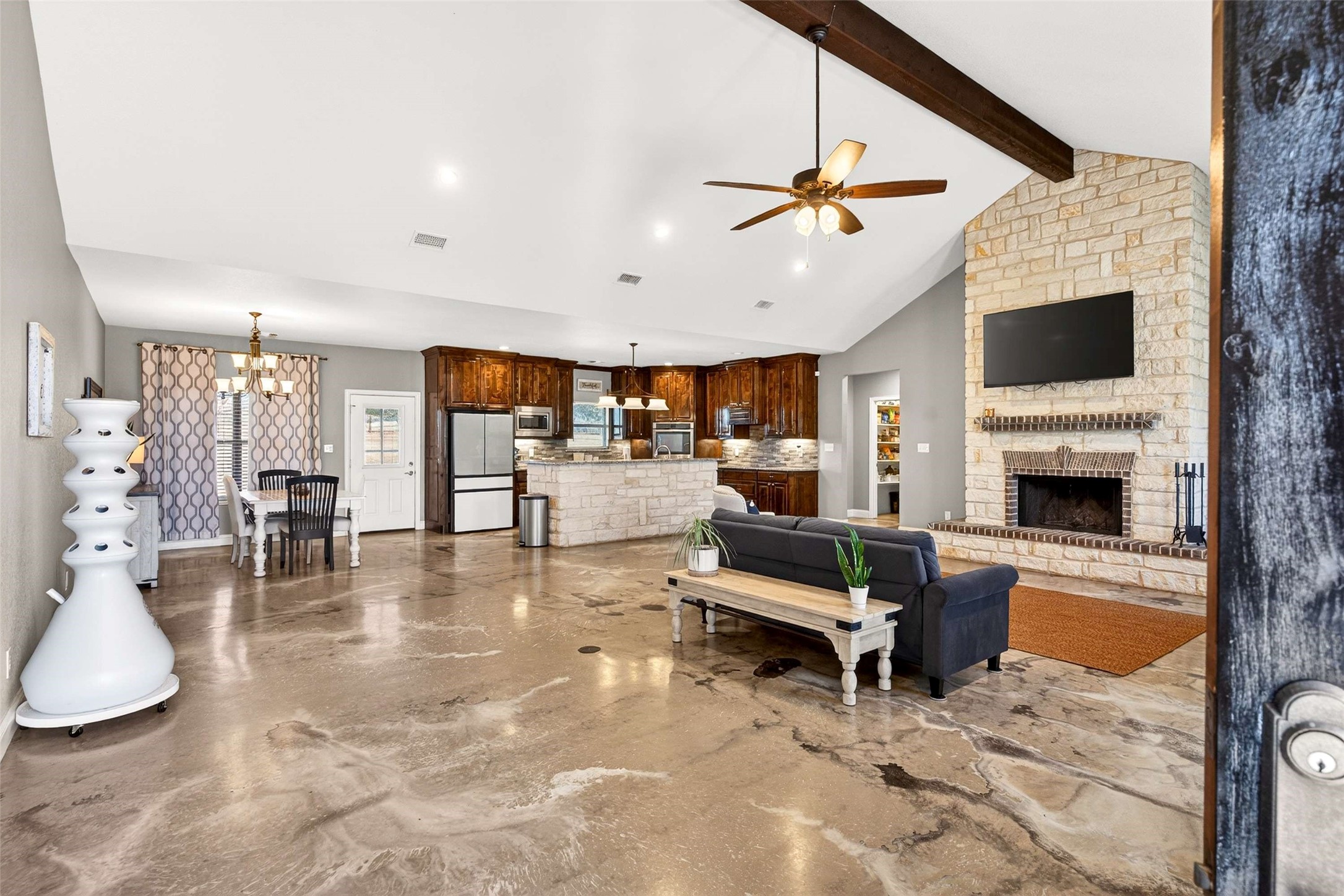 1081 County Road 3591