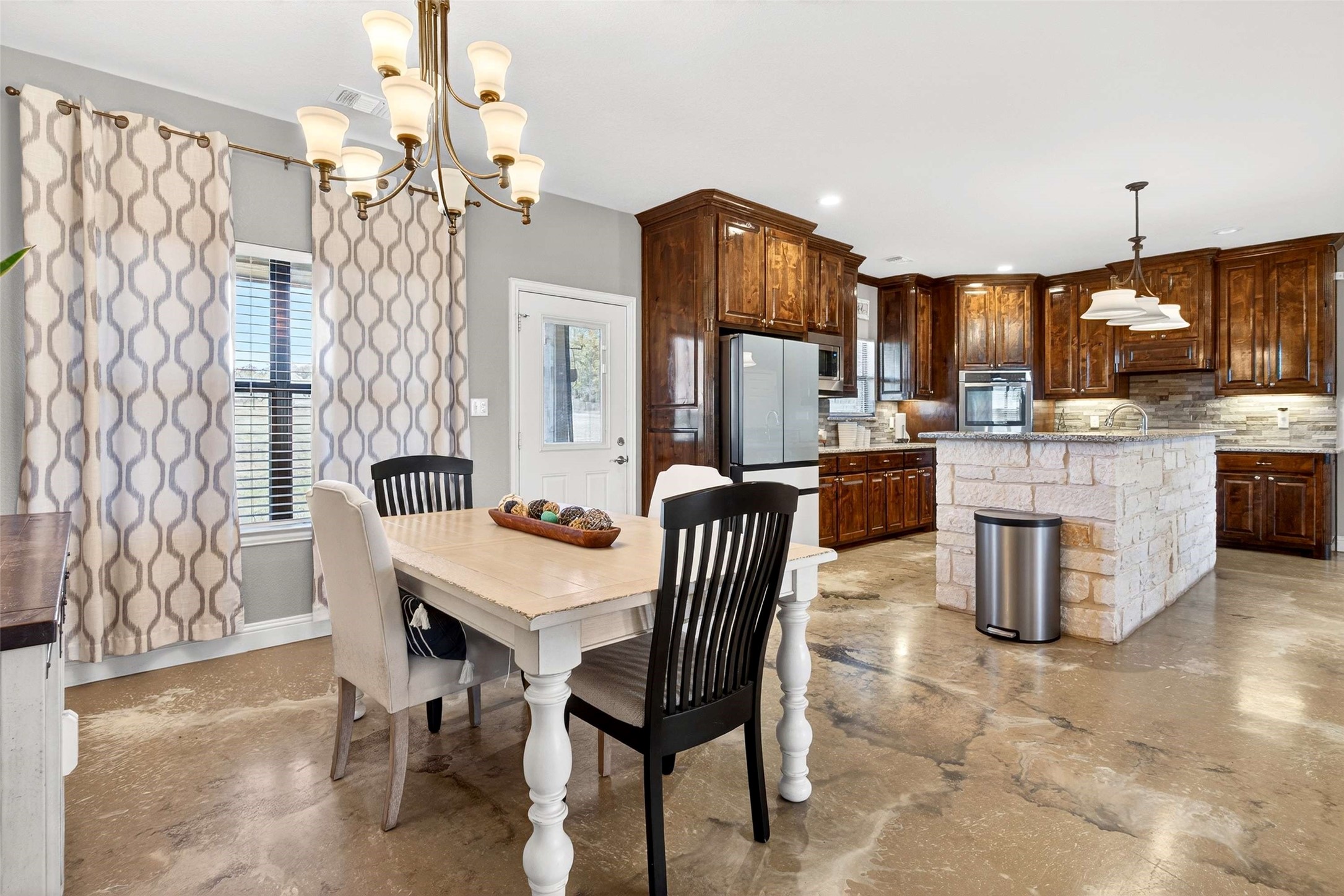 1081 County Road 3591