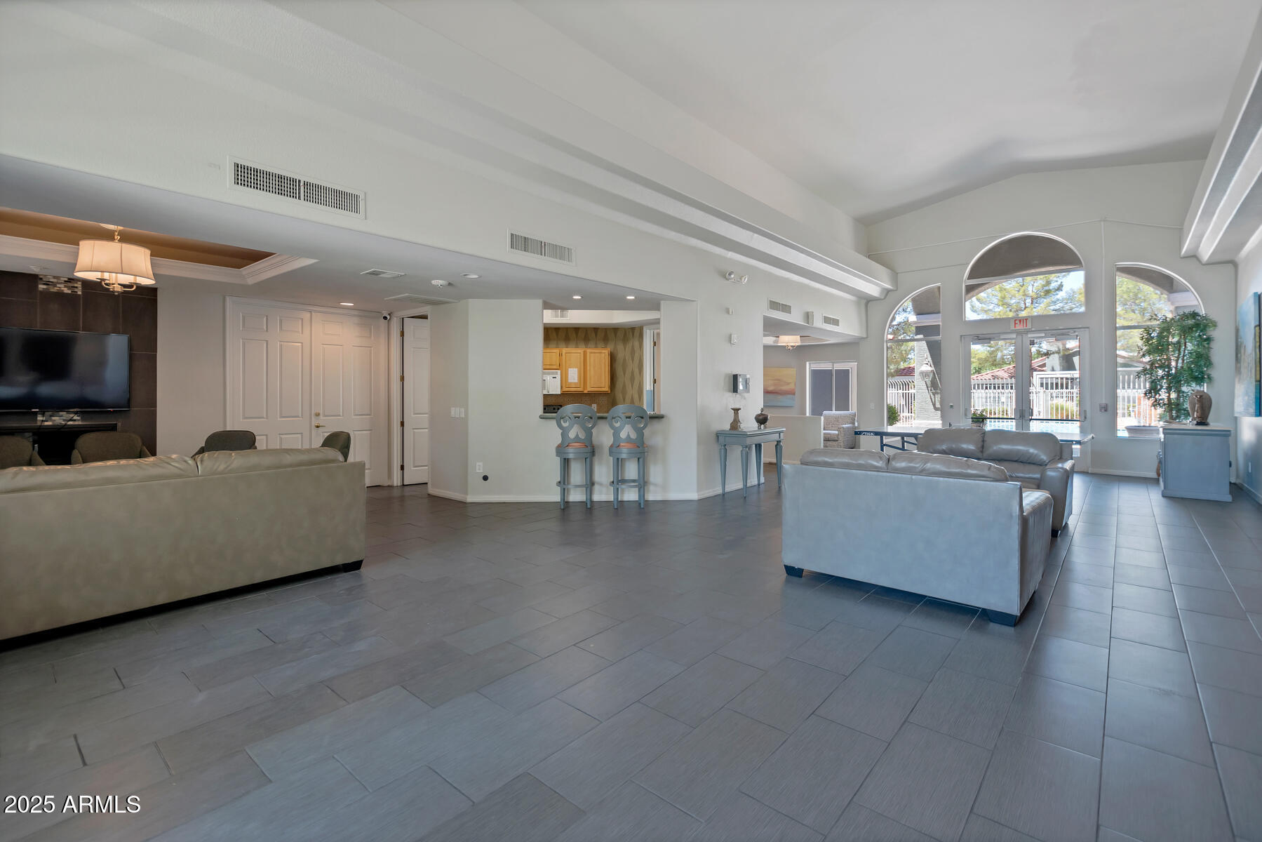 2929 W YORKSHIRE Drive, 1102