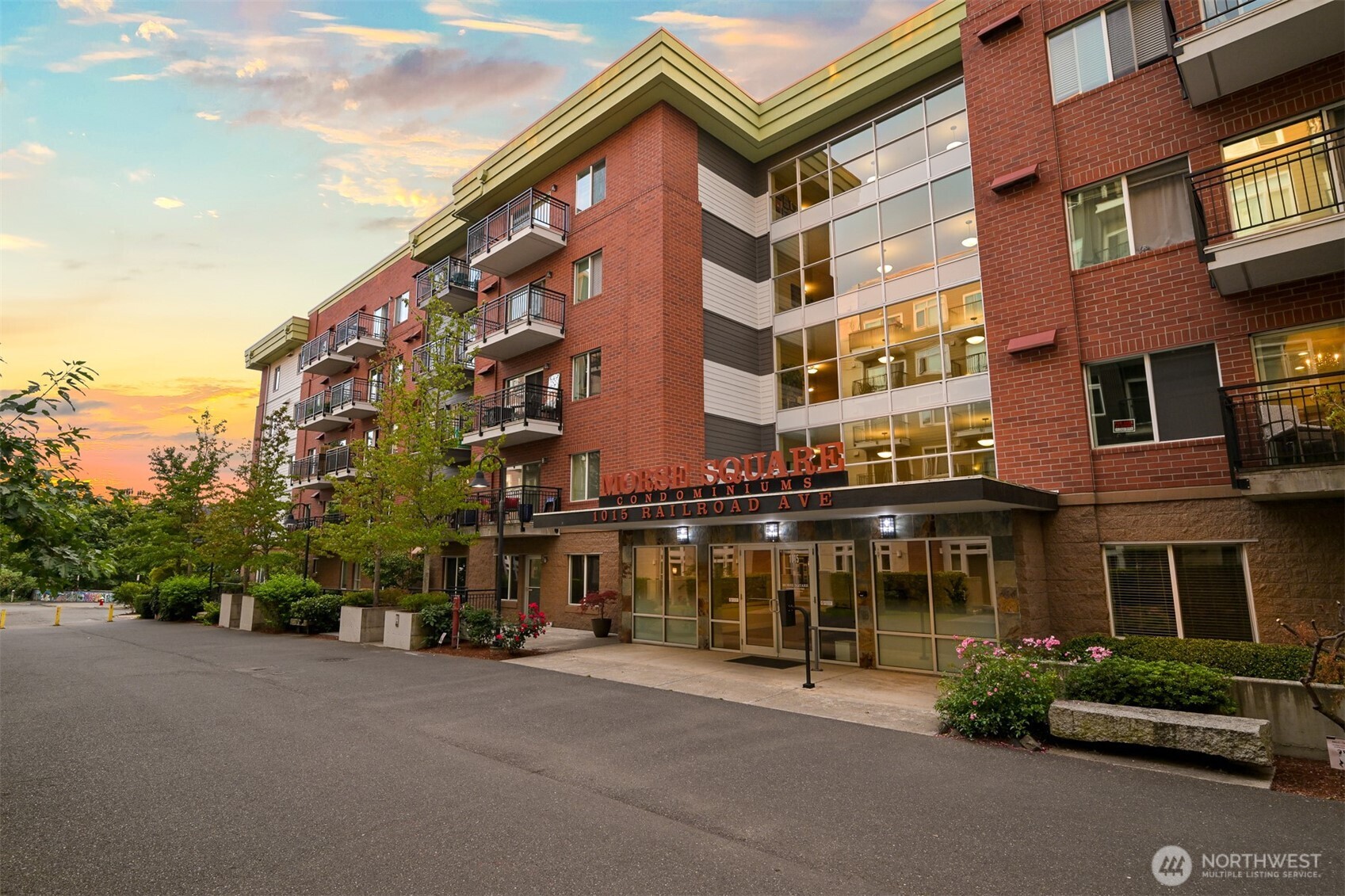 1015 Railroad Avenue Unit: 402