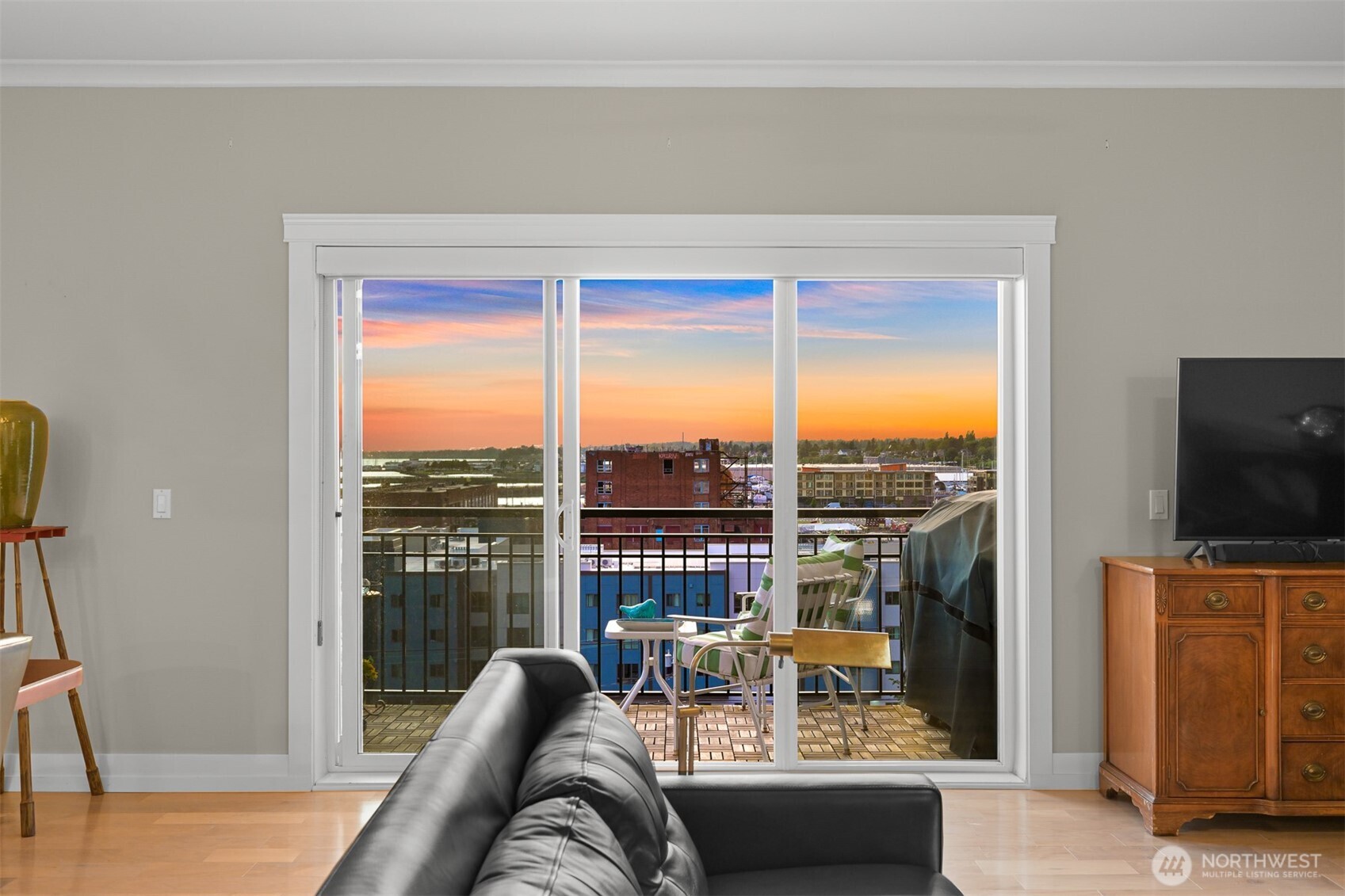 1015 Railroad Avenue Unit: 402