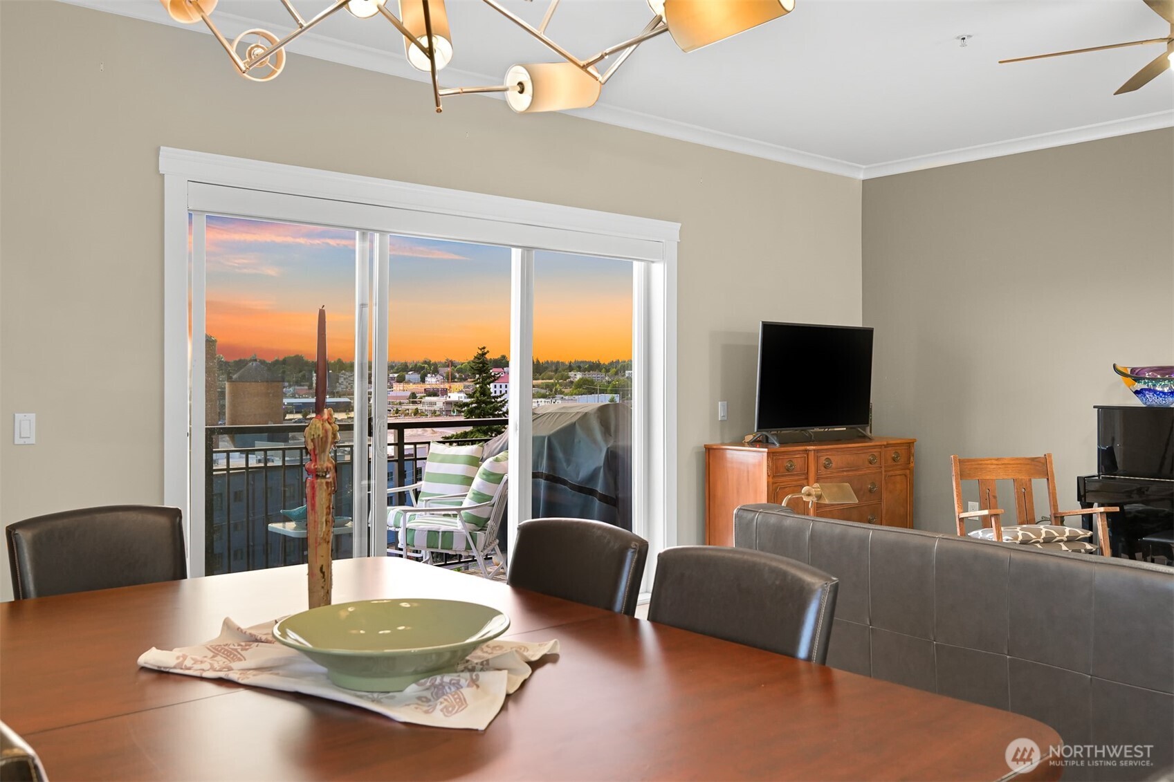1015 Railroad Avenue Unit: 402