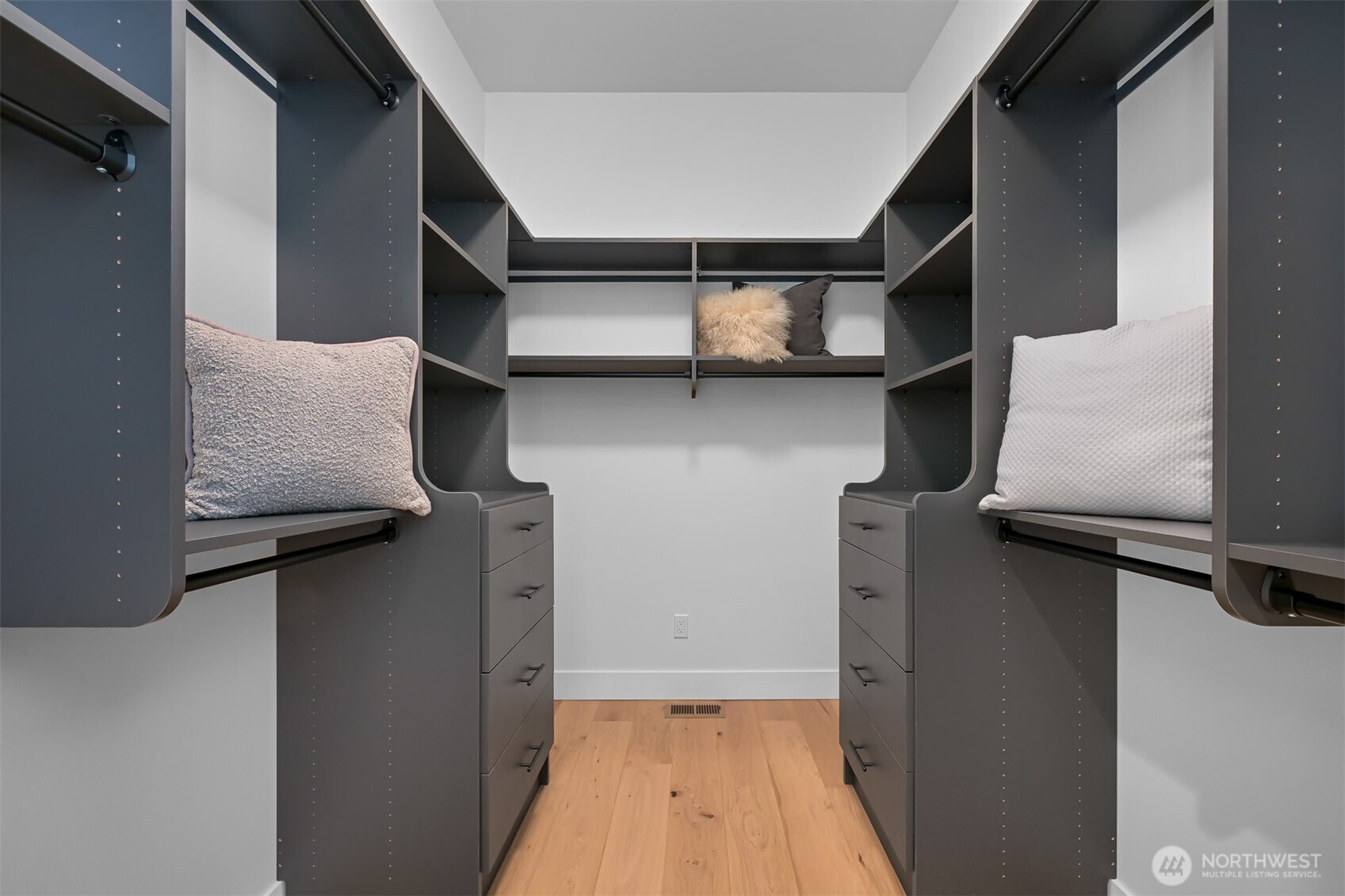 3159 Chandler Parkway