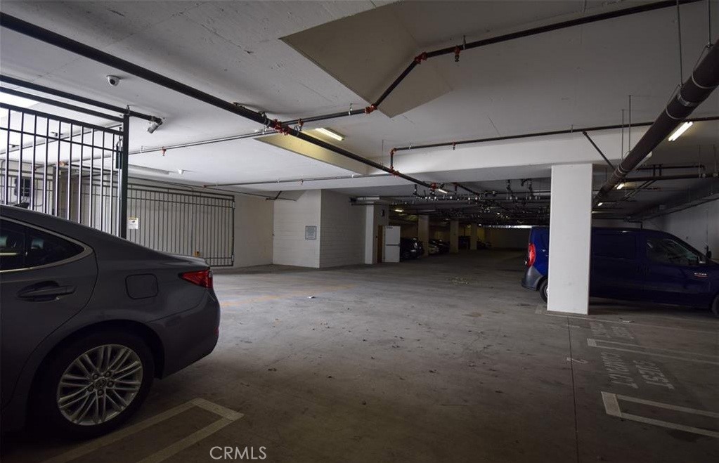 4661 Wilshire Boulevard 102