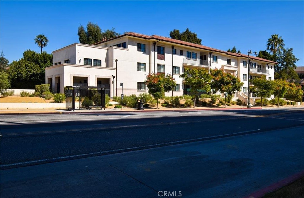 4661 Wilshire Boulevard 102