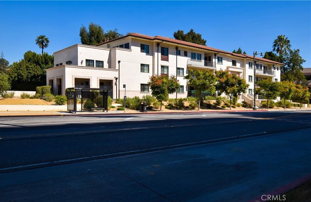 4661 Wilshire Boulevard 102