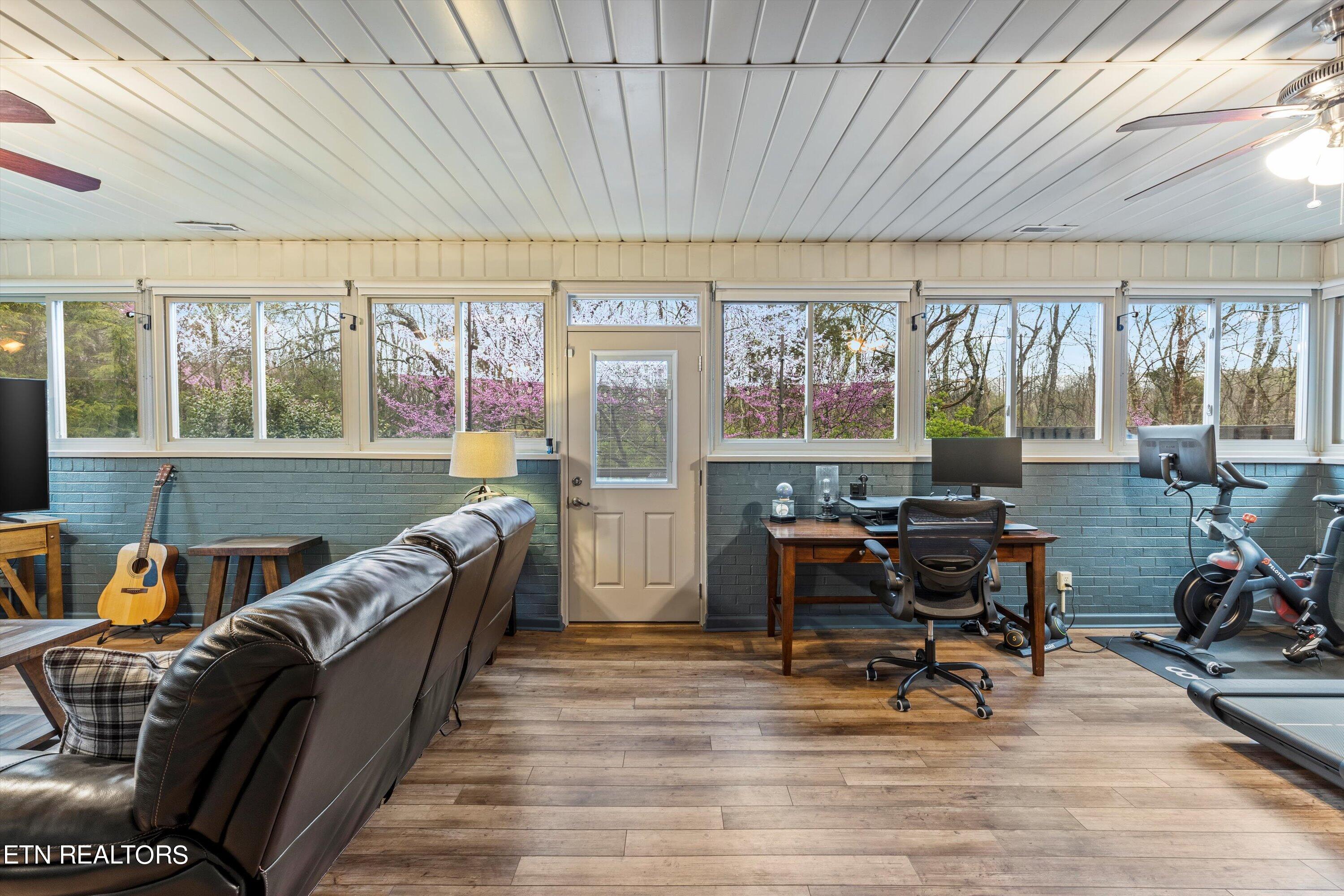 408 Creekview Lane