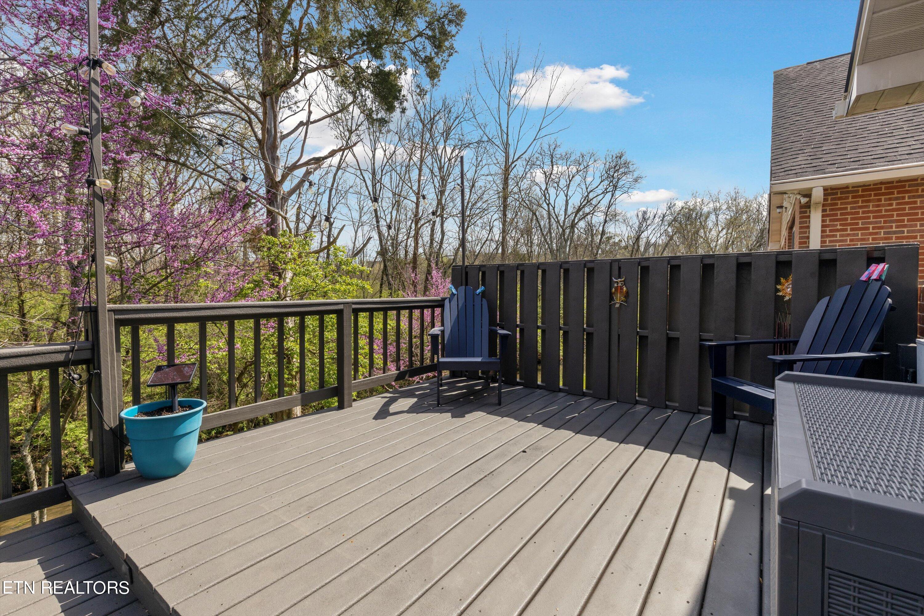 408 Creekview Lane