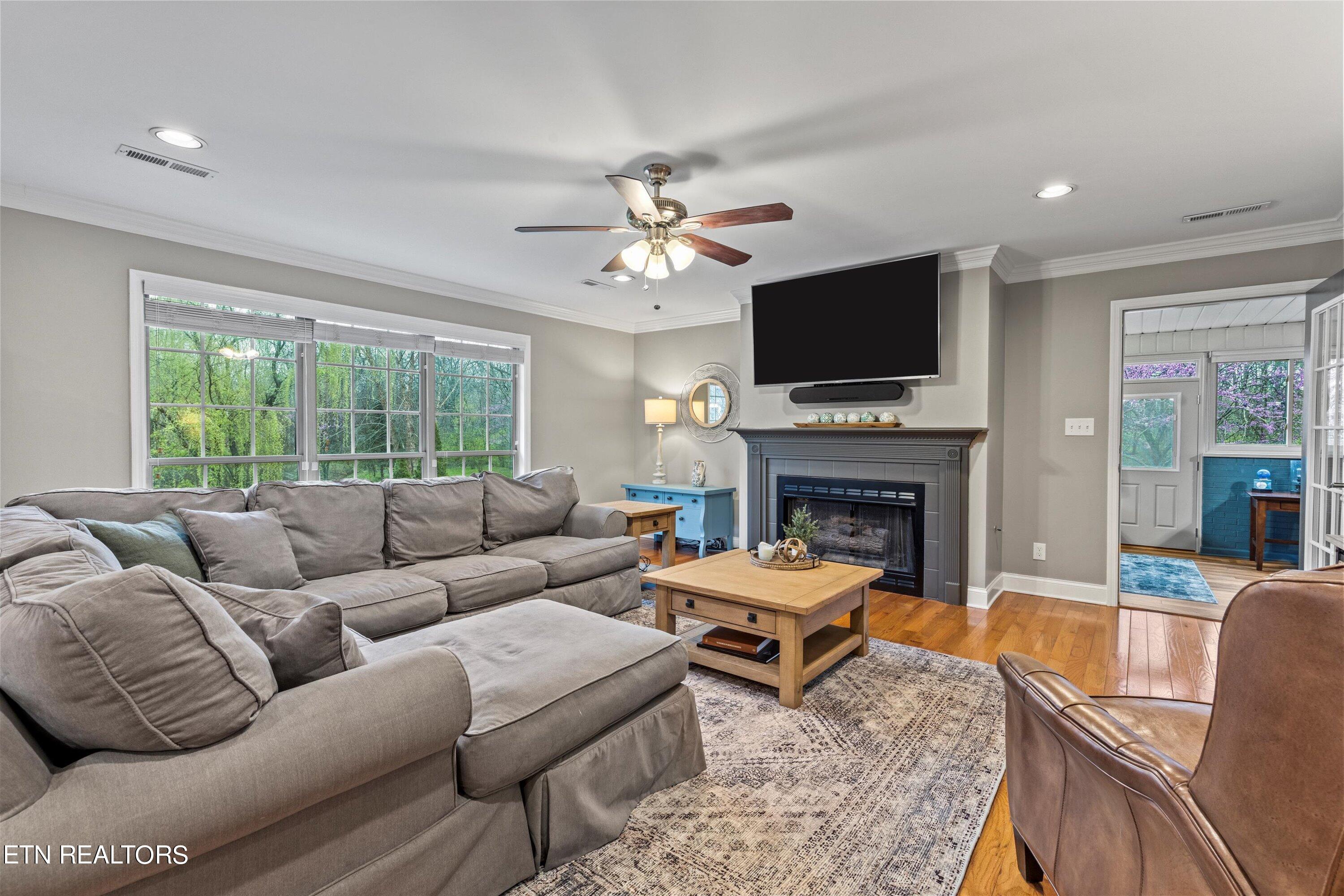 408 Creekview Lane