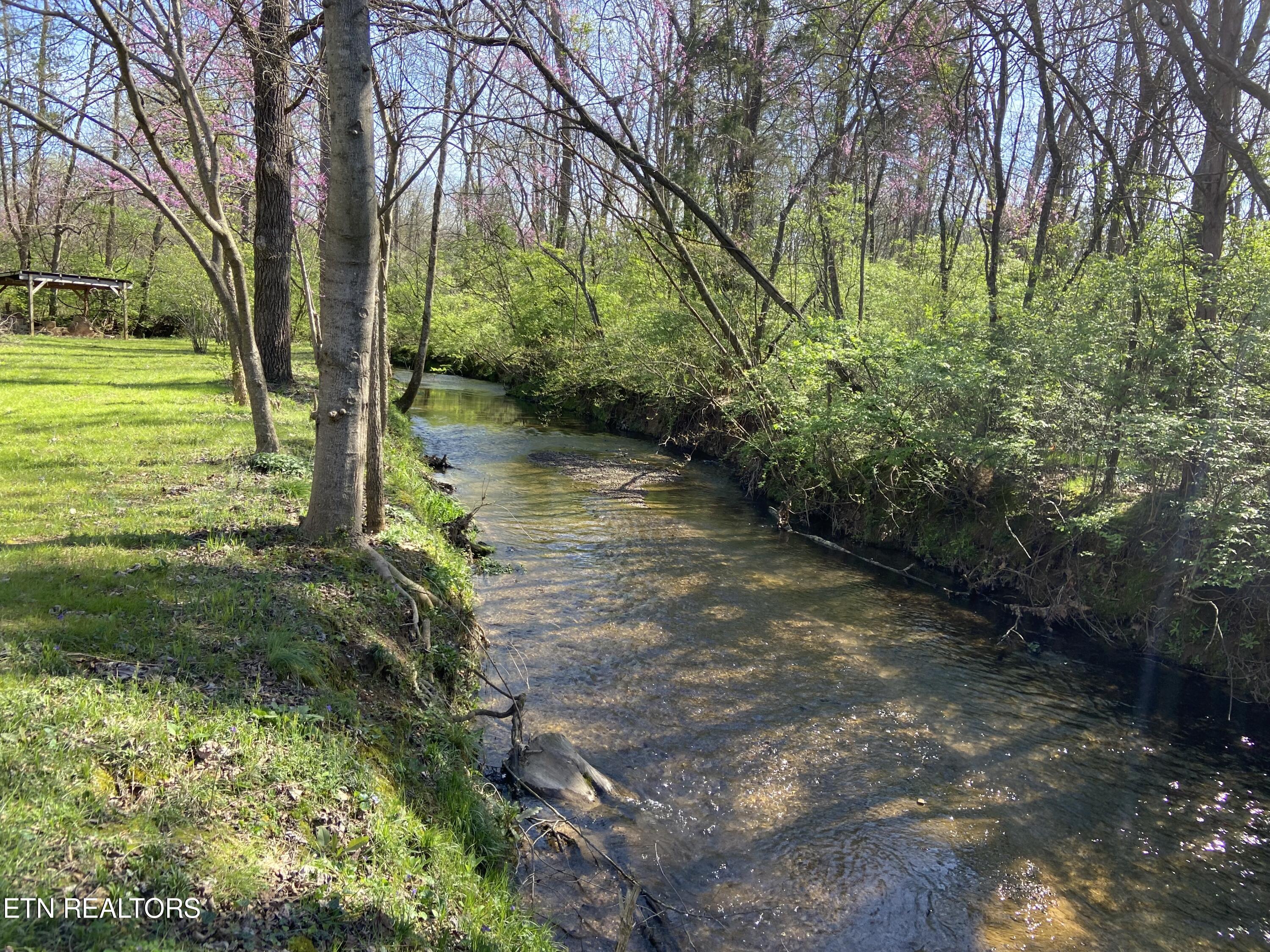 408 Creekview Lane