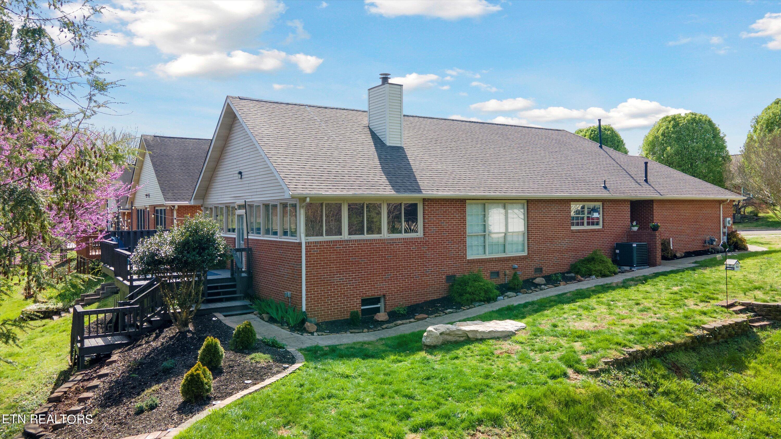 408 Creekview Lane