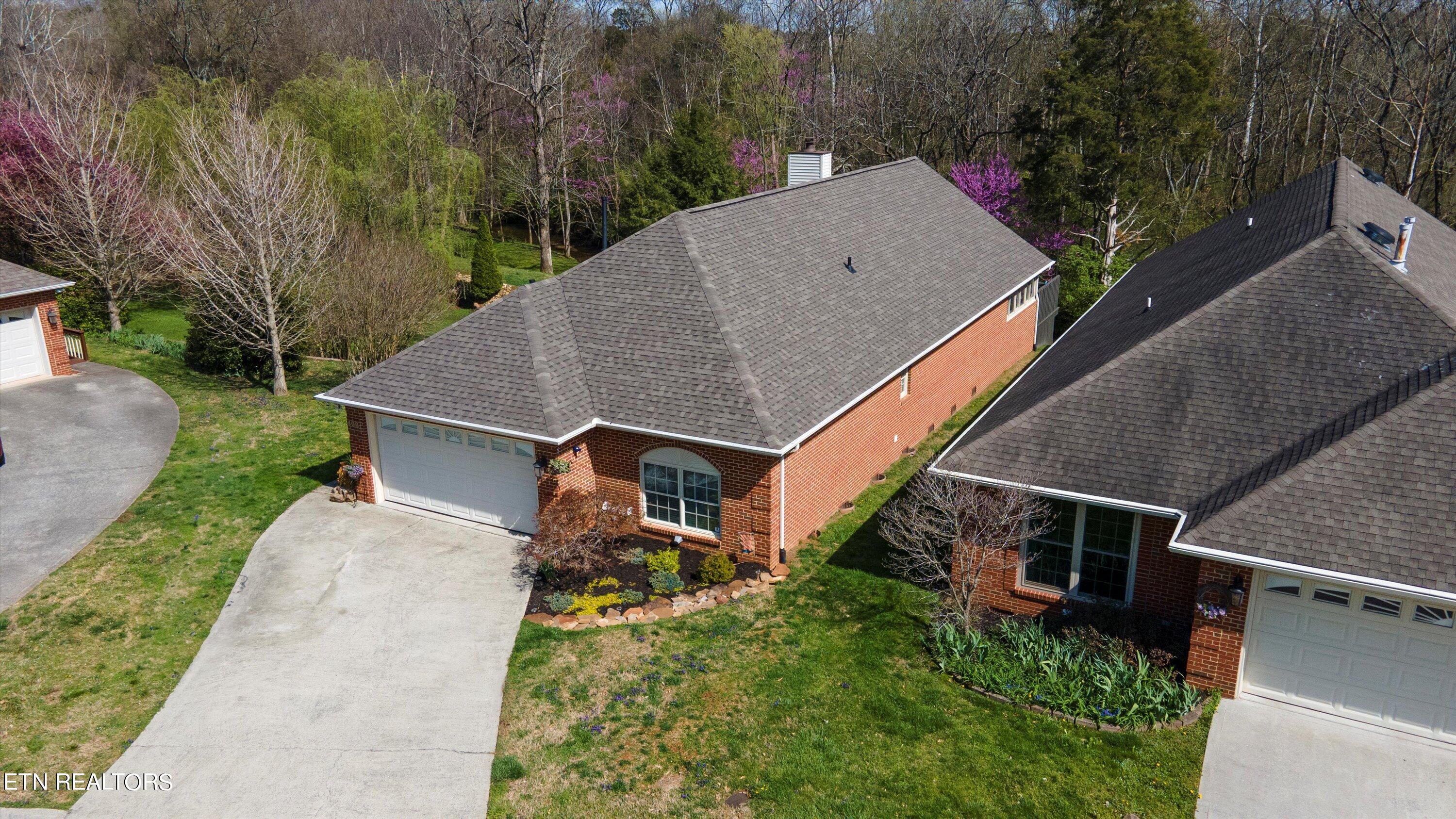408 Creekview Lane