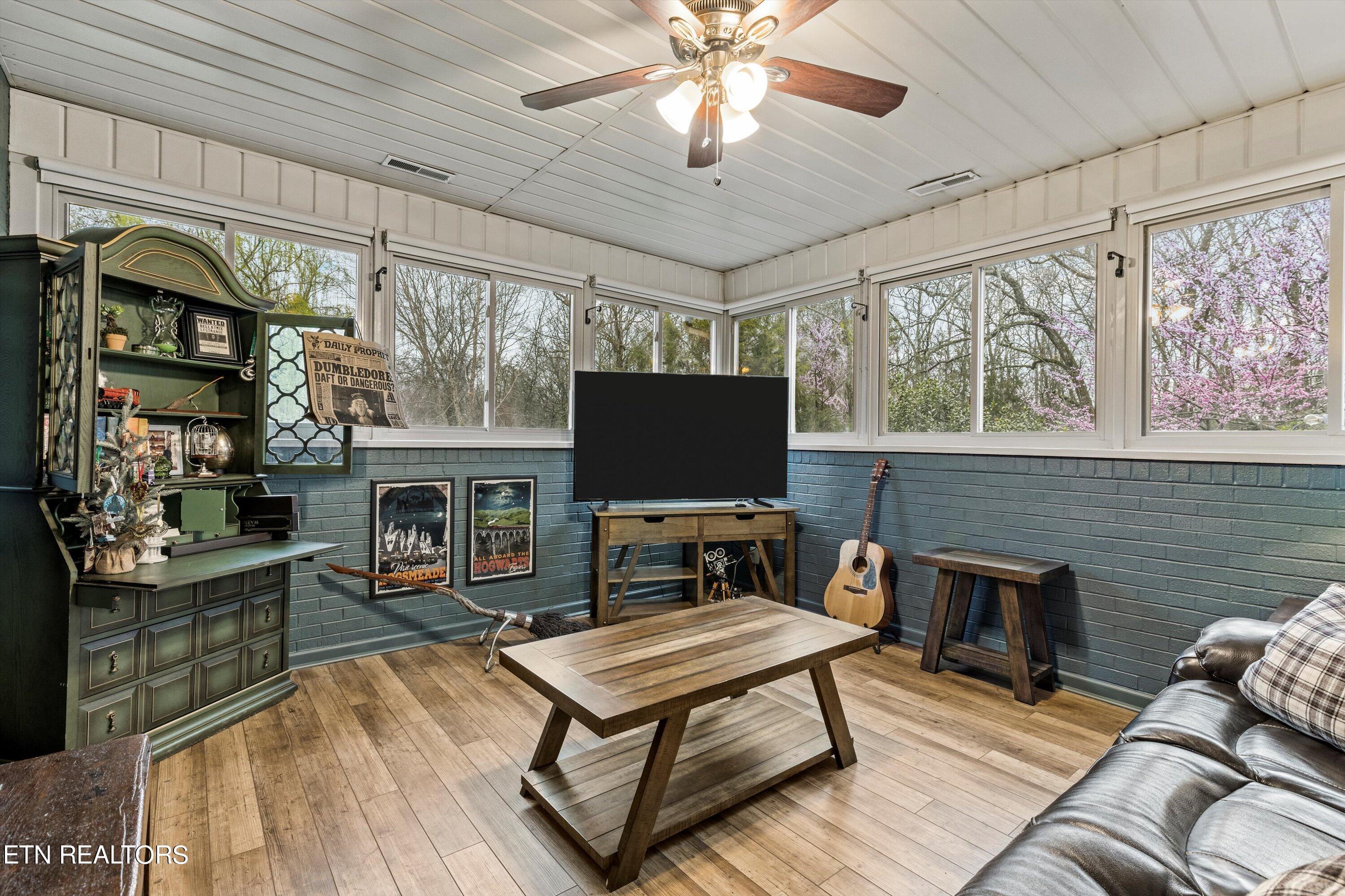408 Creekview Lane