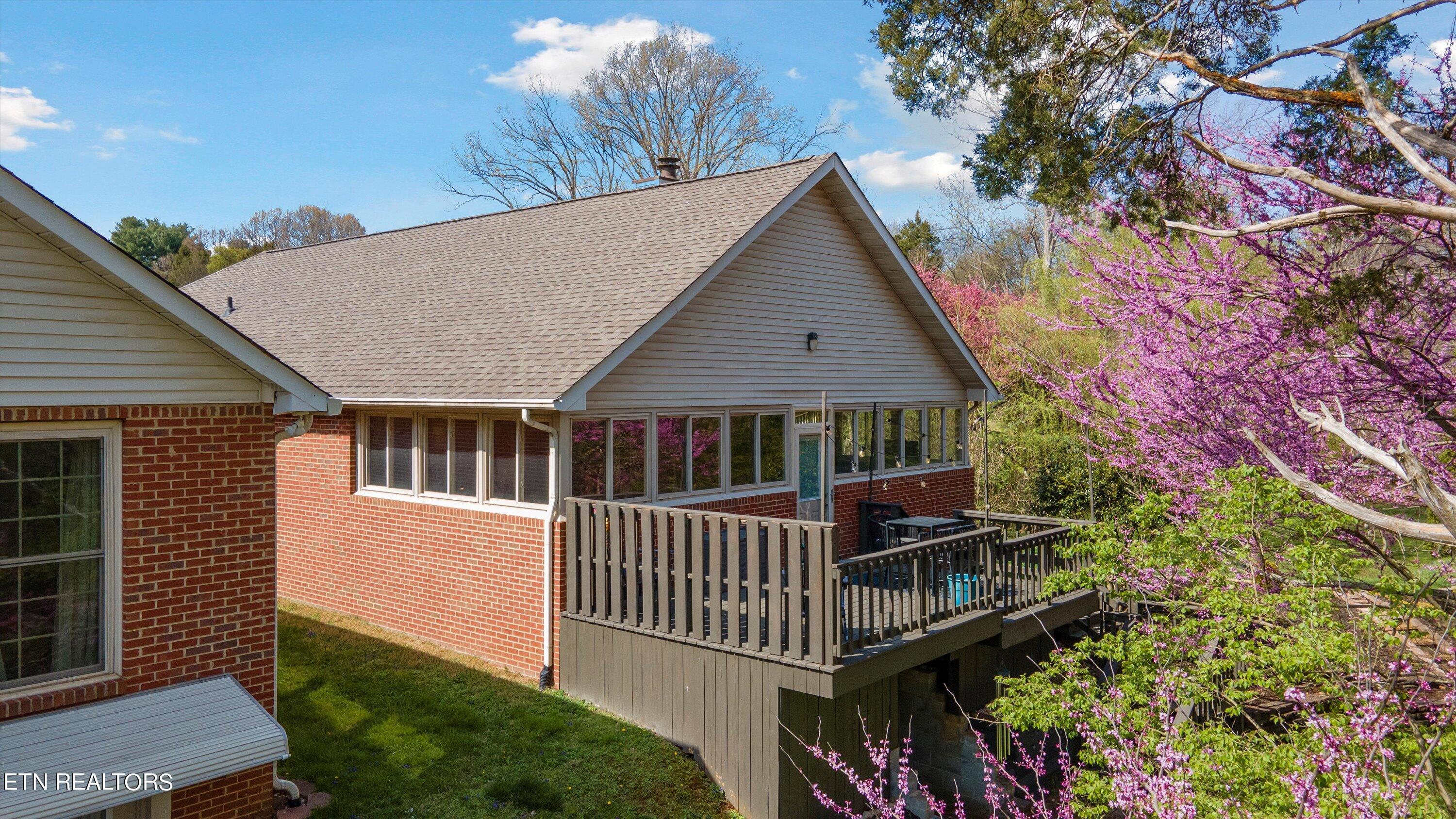 408 Creekview Lane