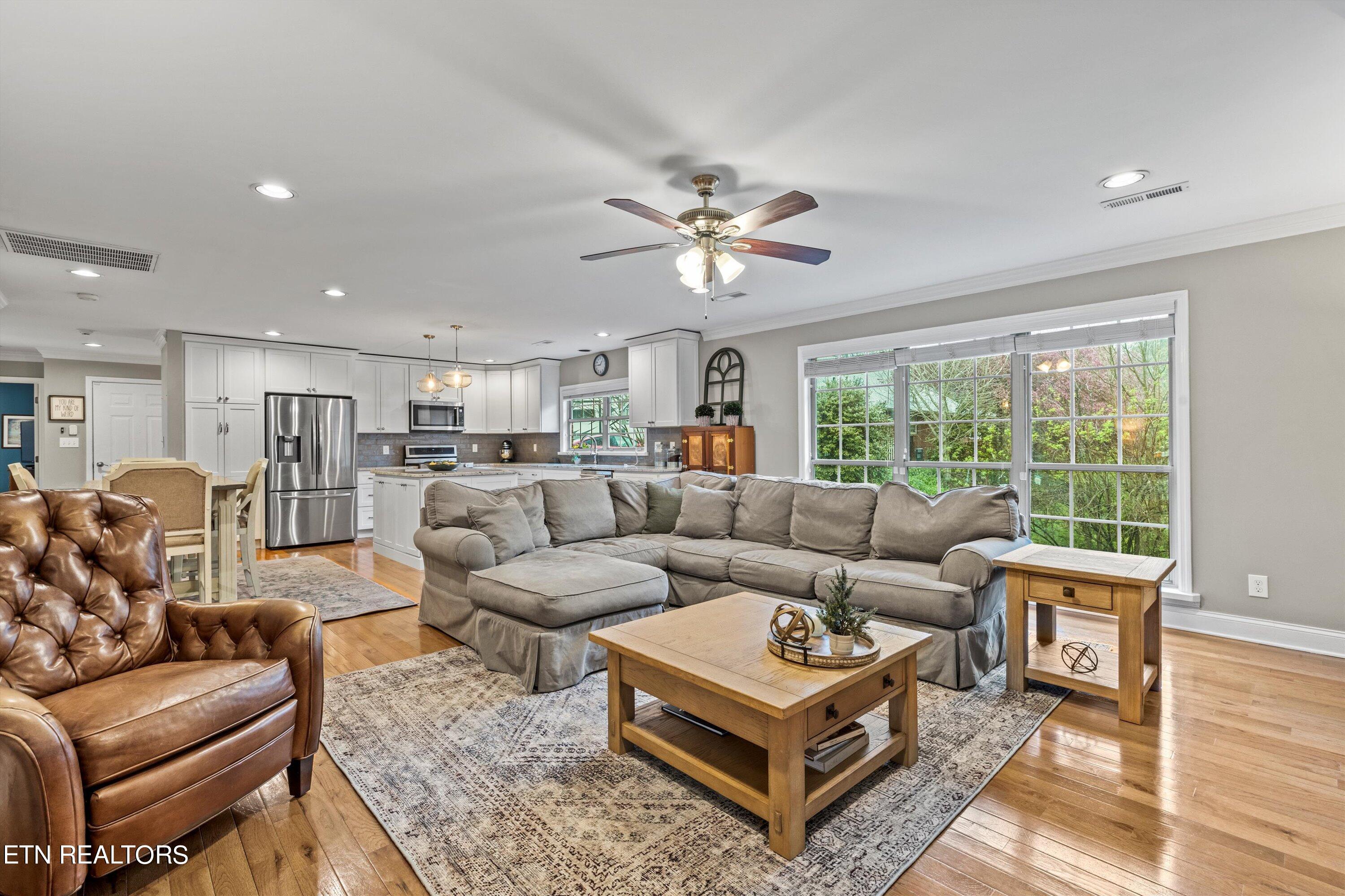408 Creekview Lane