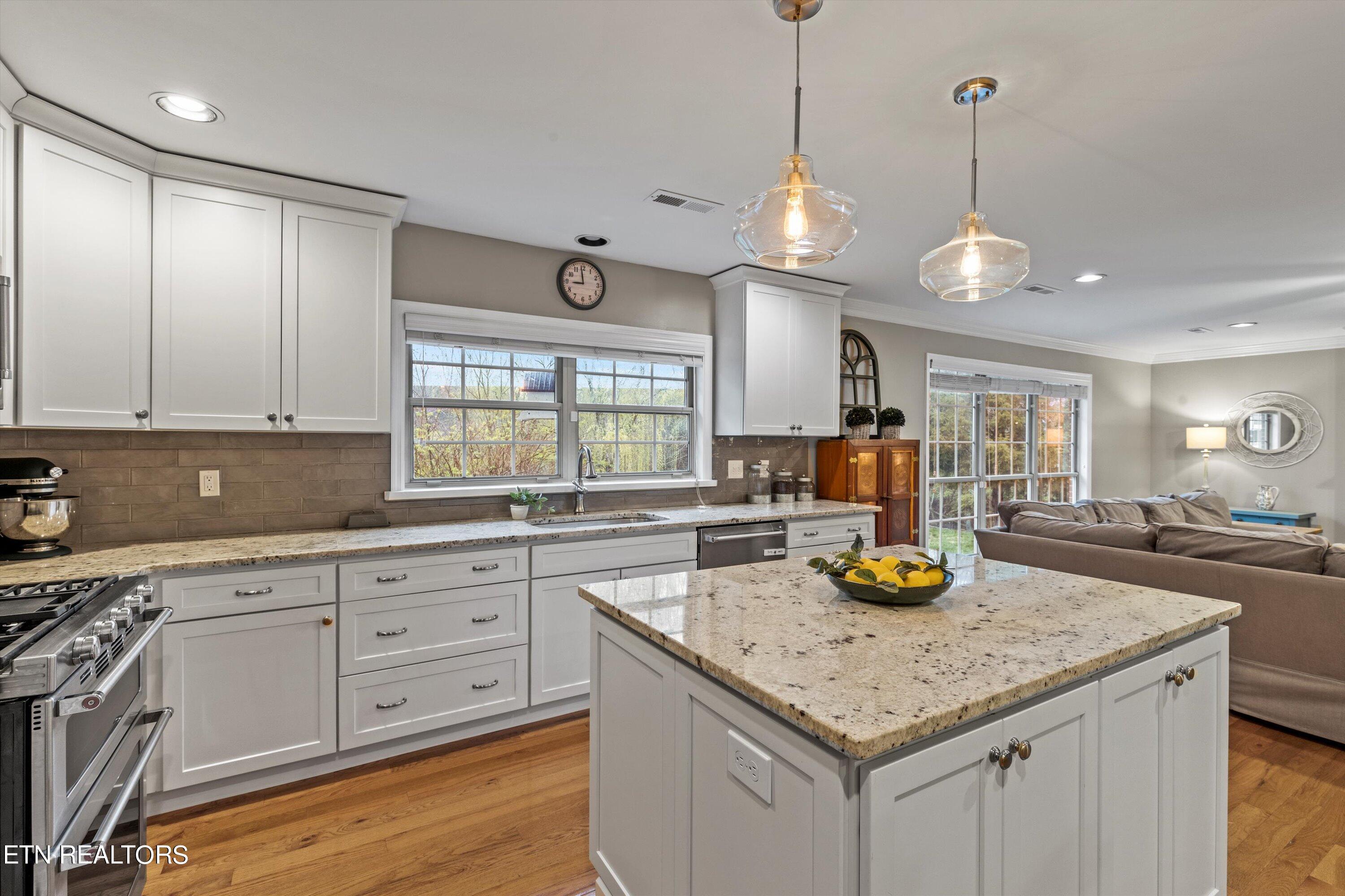 408 Creekview Lane