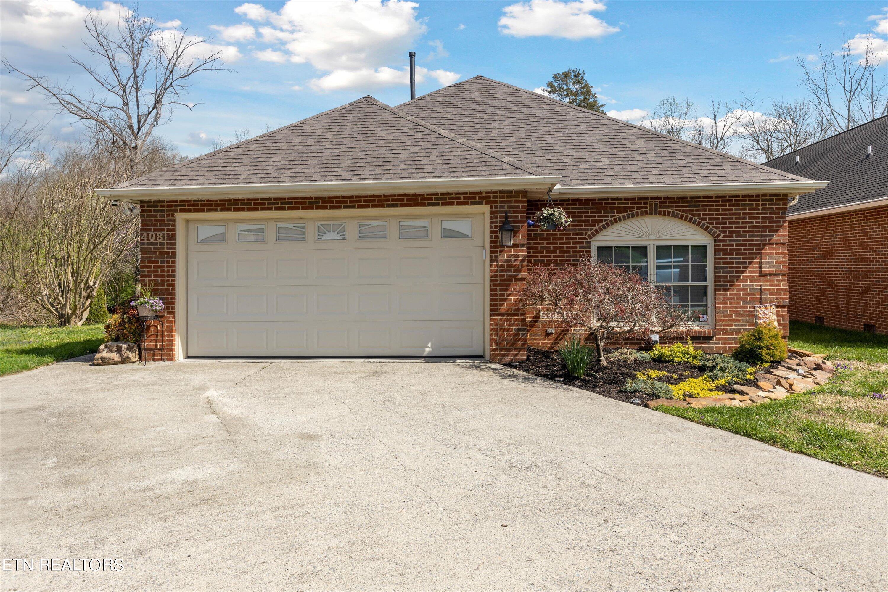 408 Creekview Lane
