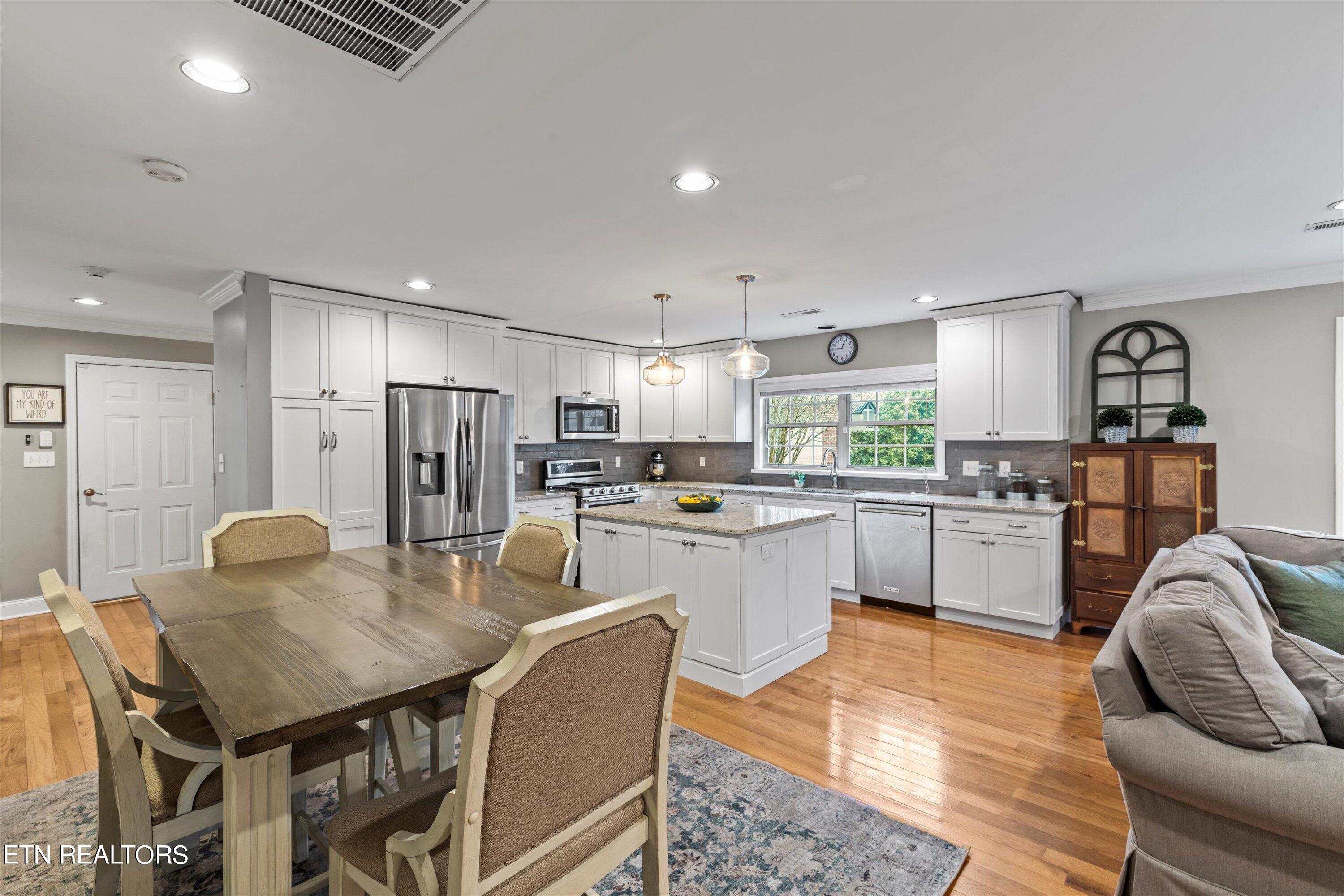 408 Creekview Lane