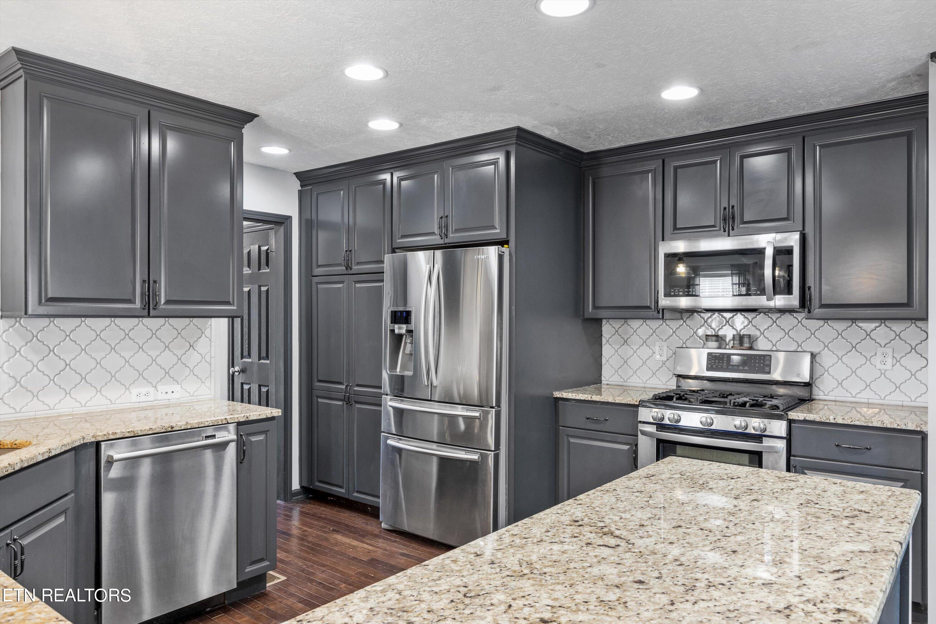 11456 Woodcliff Drive