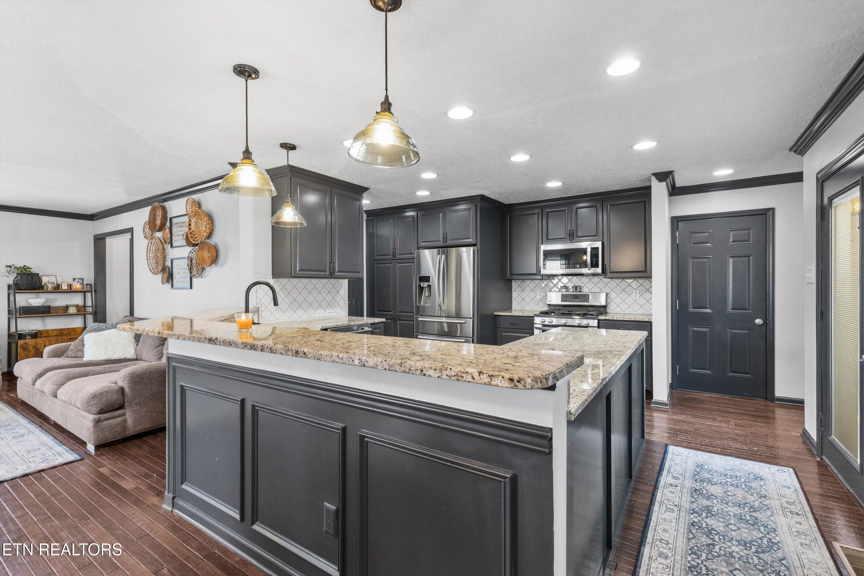 11456 Woodcliff Drive