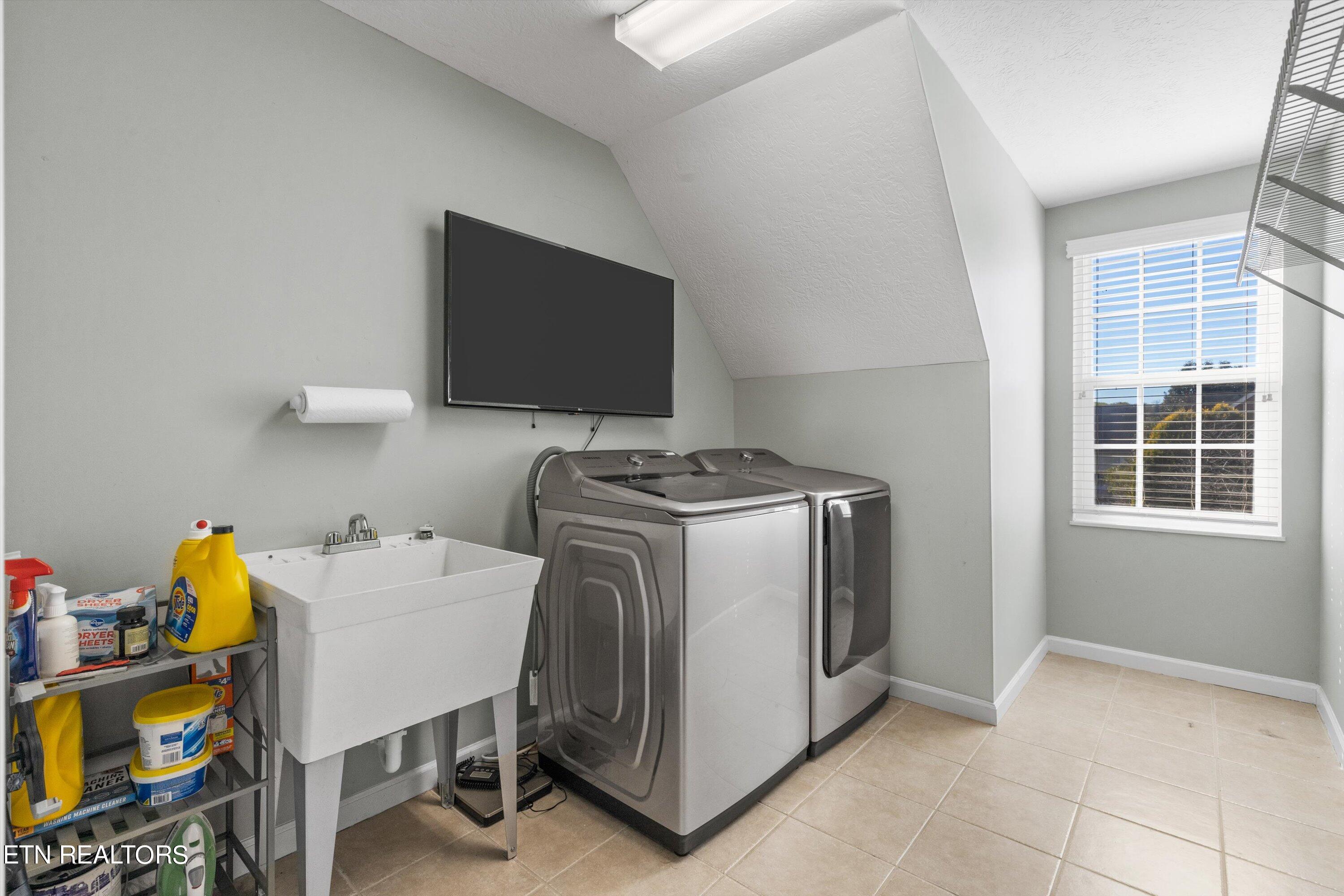 11456 Woodcliff Drive