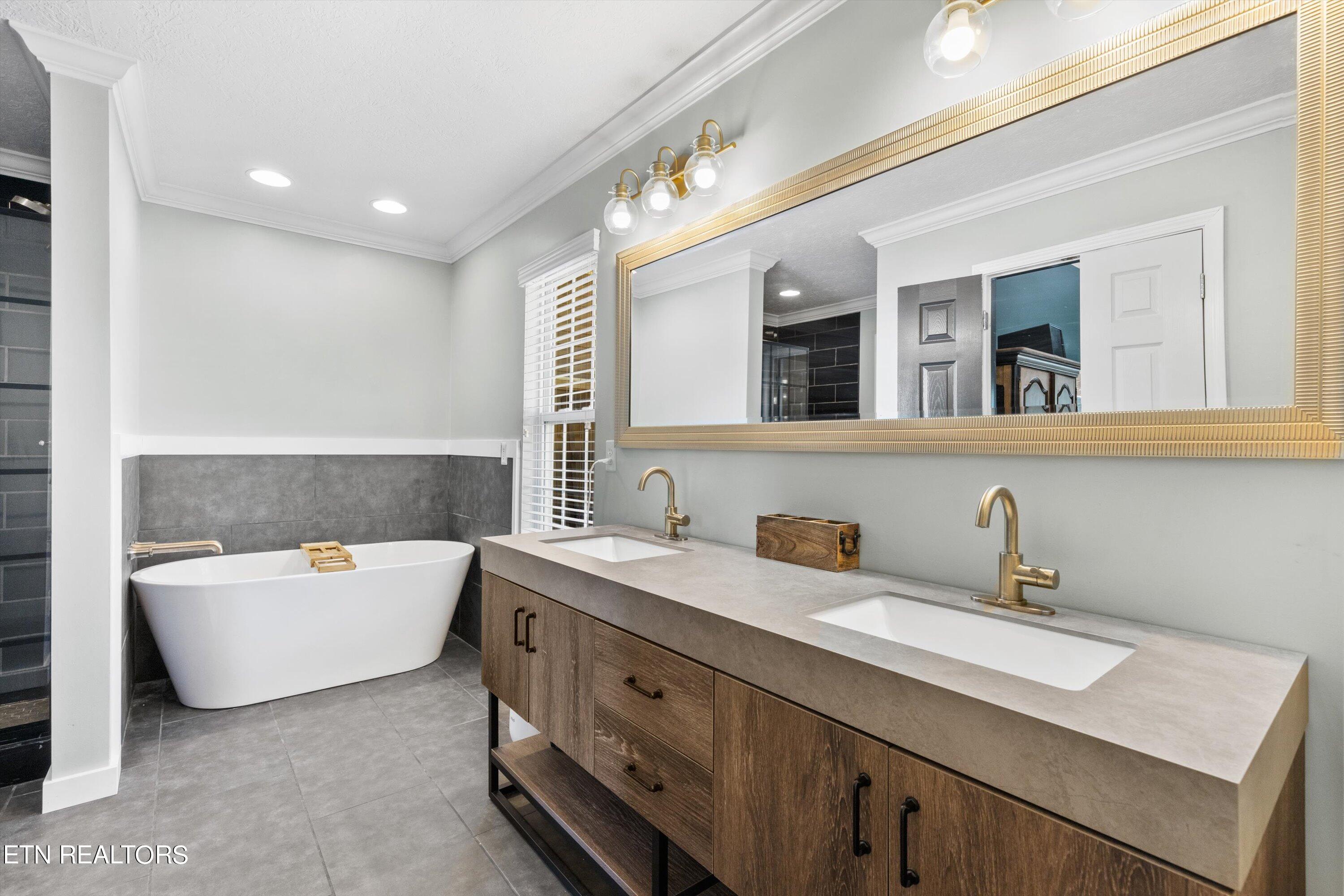 11456 Woodcliff Drive