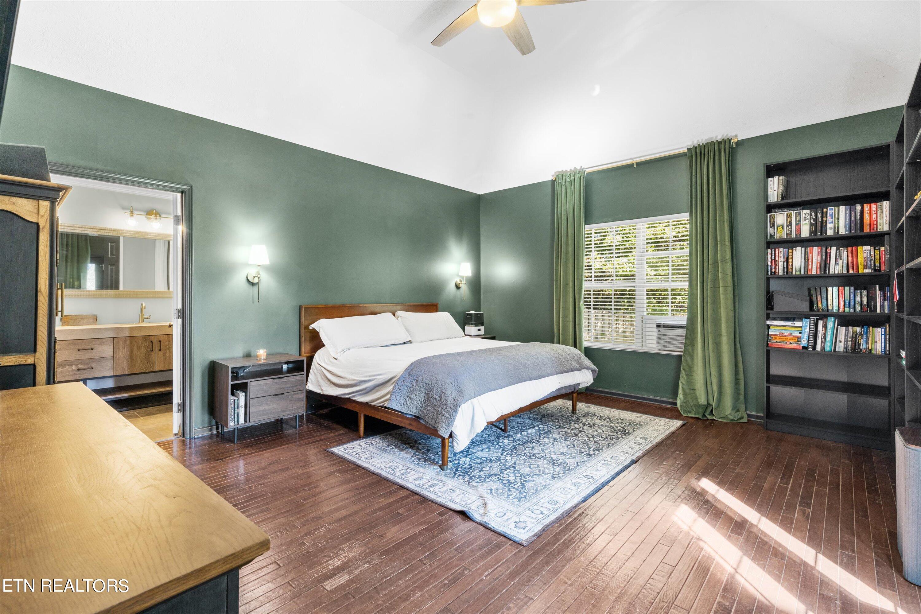 11456 Woodcliff Drive