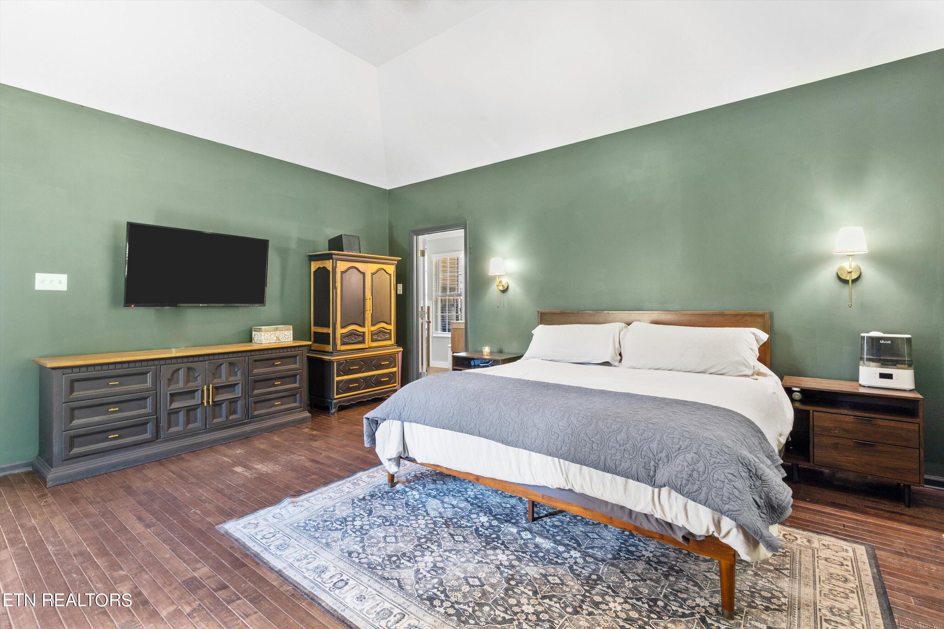 11456 Woodcliff Drive