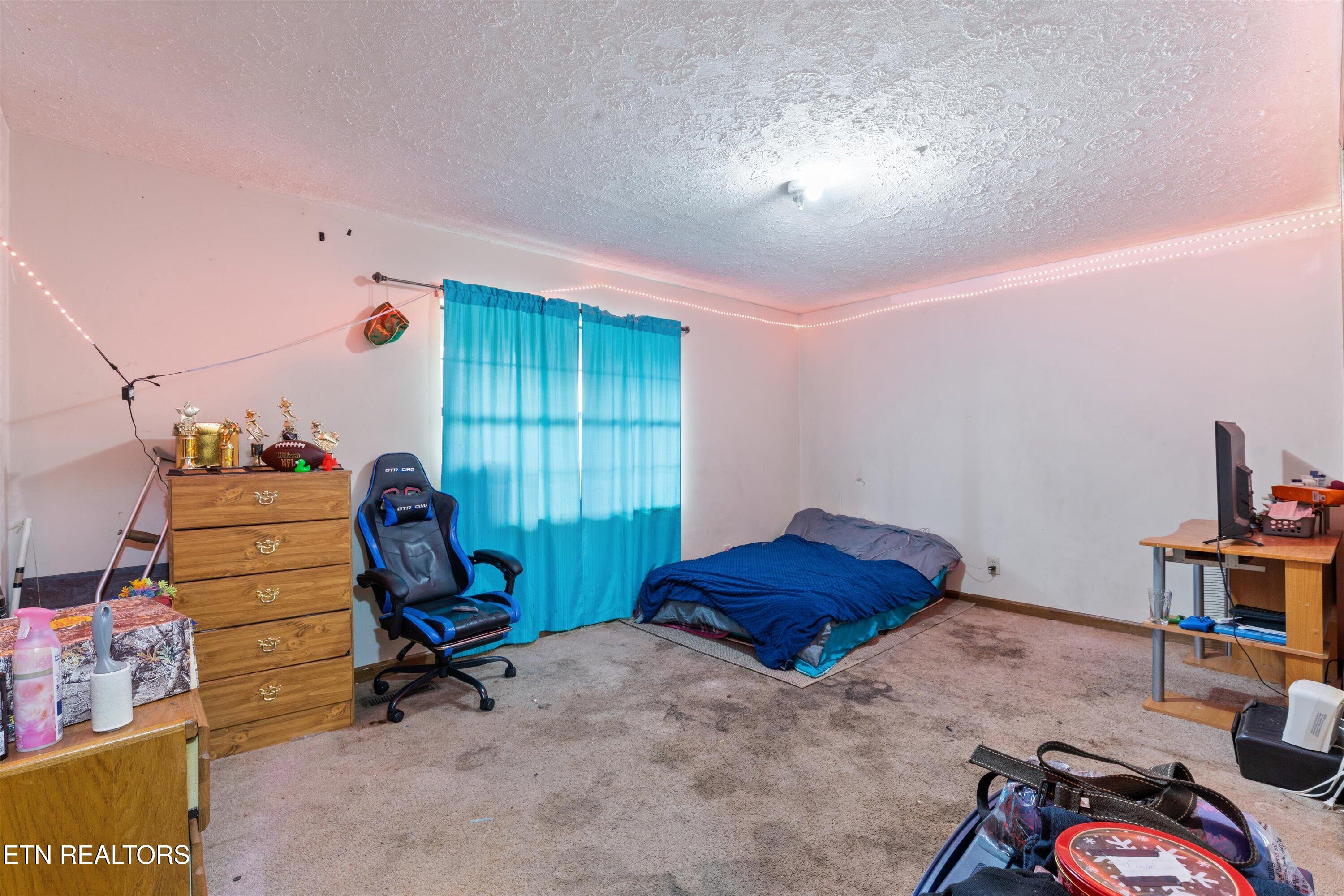 1240 Lincoln Drive
