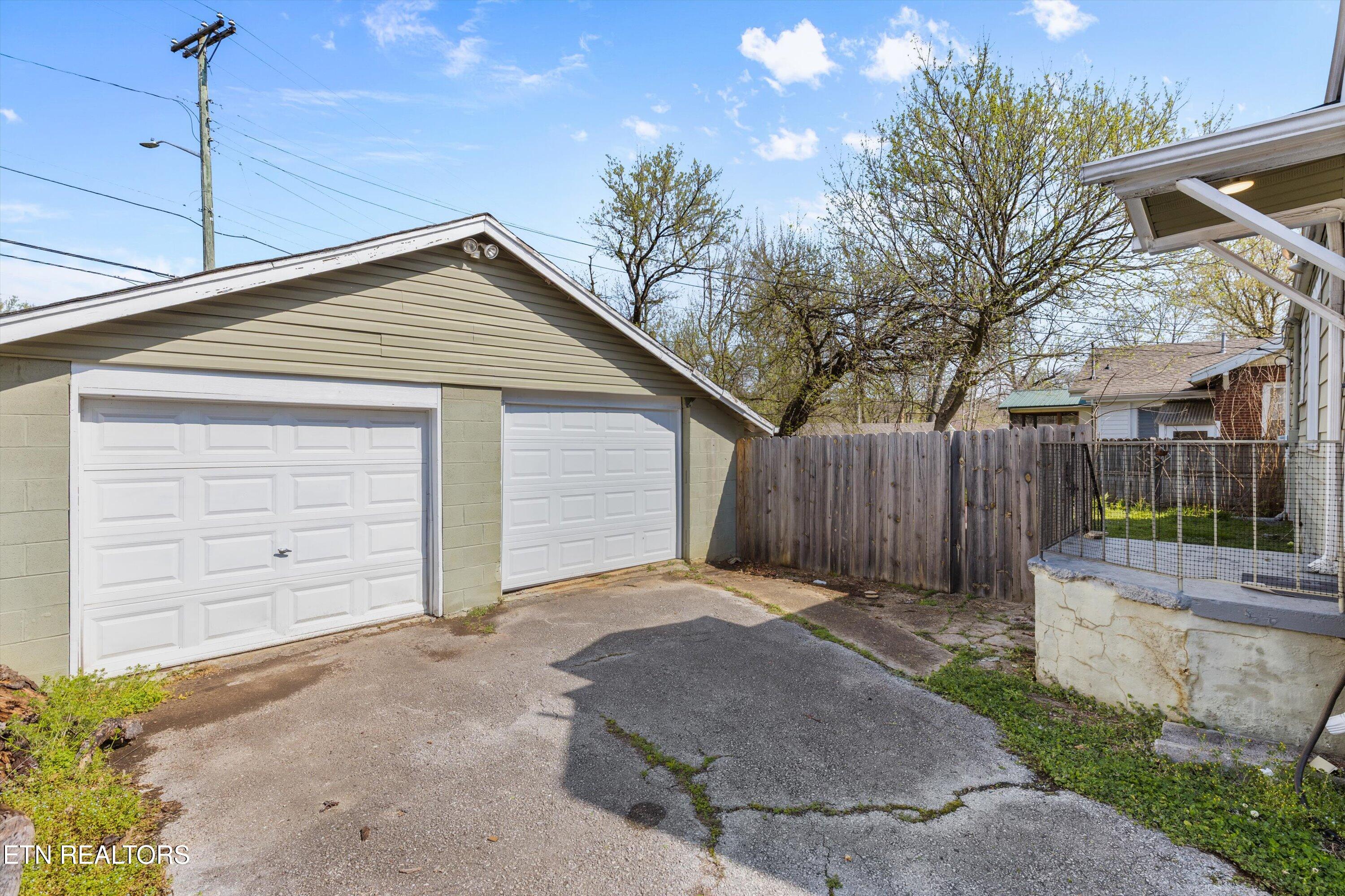 2211 Tecoma Drive