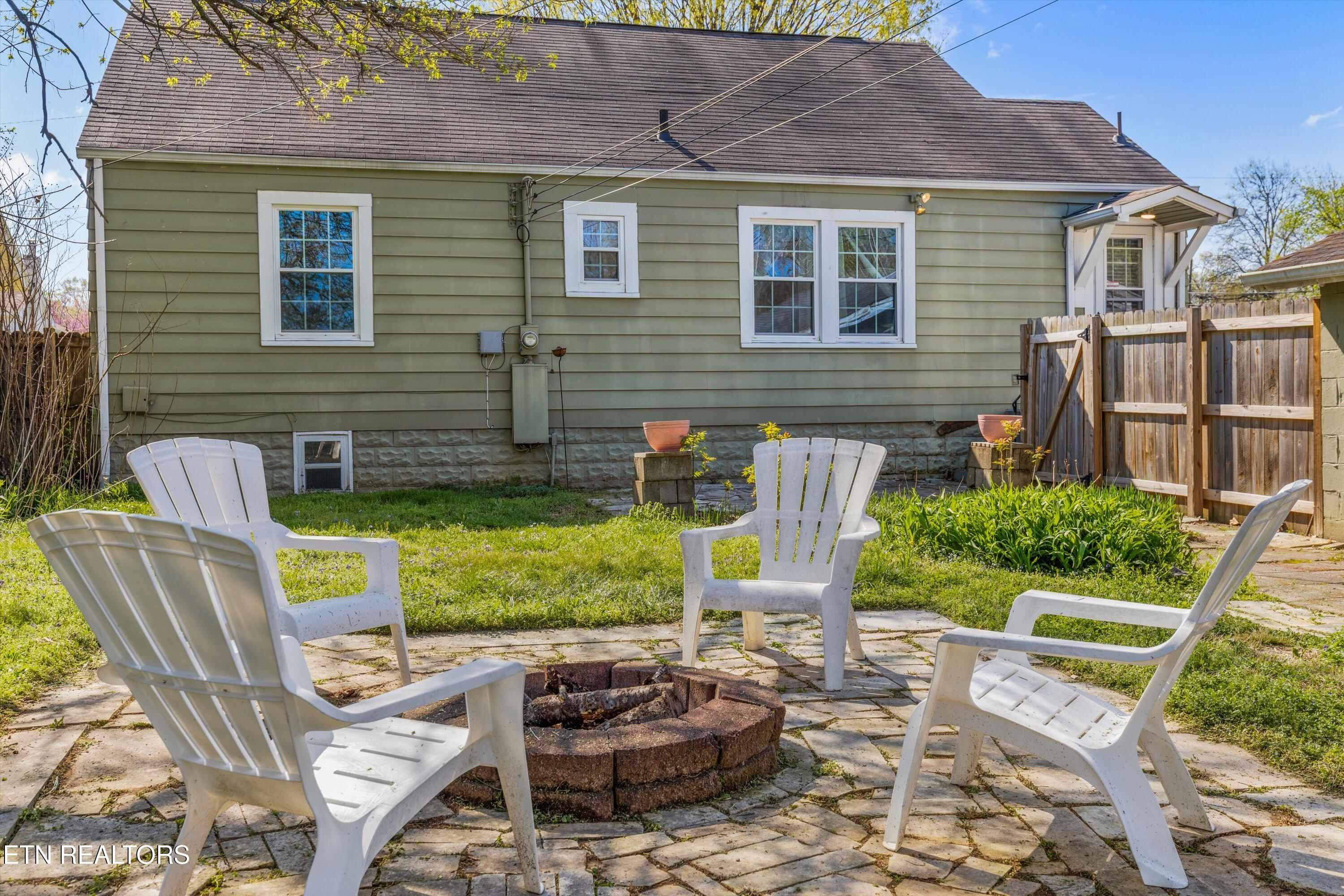 2211 Tecoma Drive