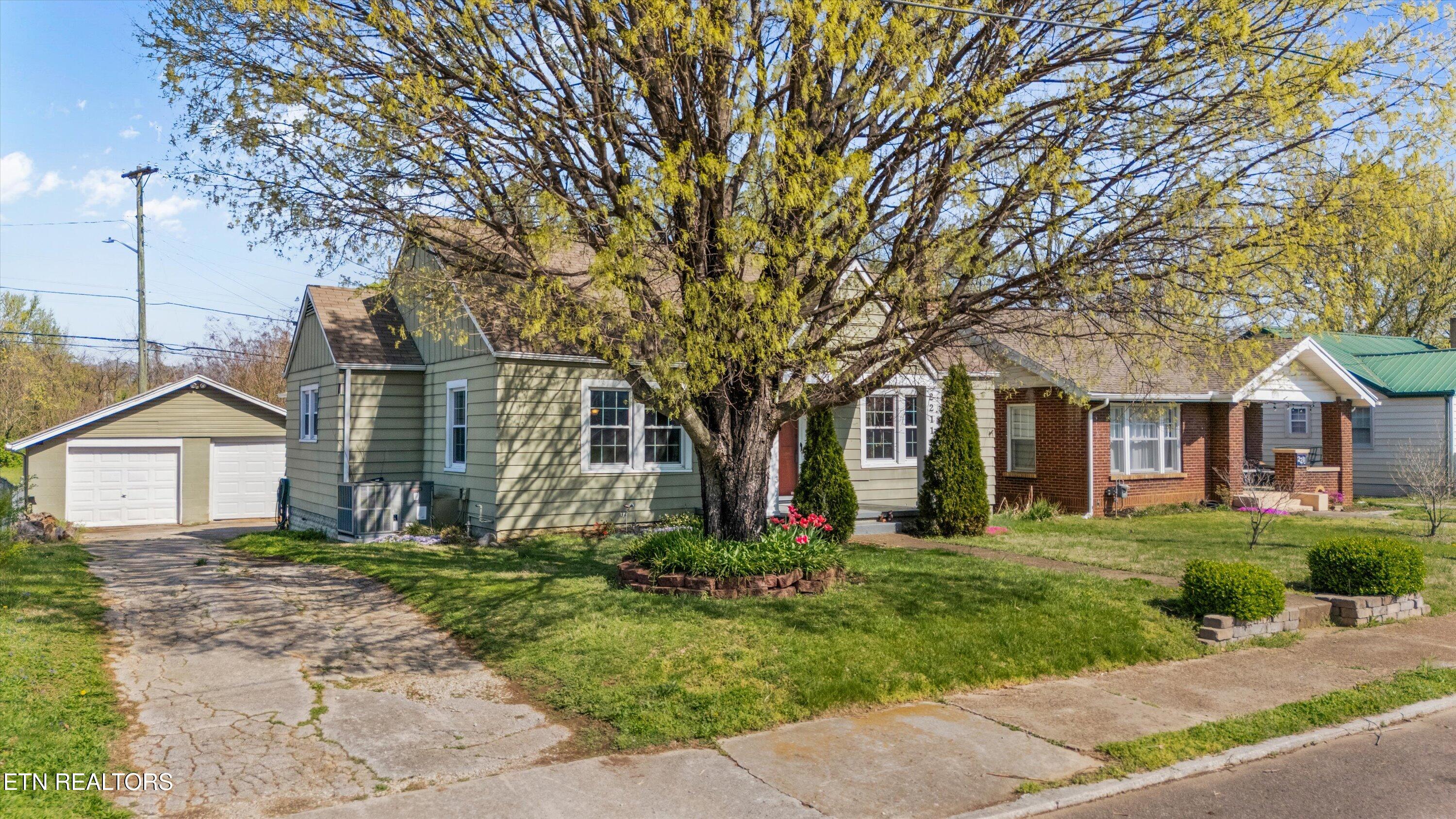 2211 Tecoma Drive