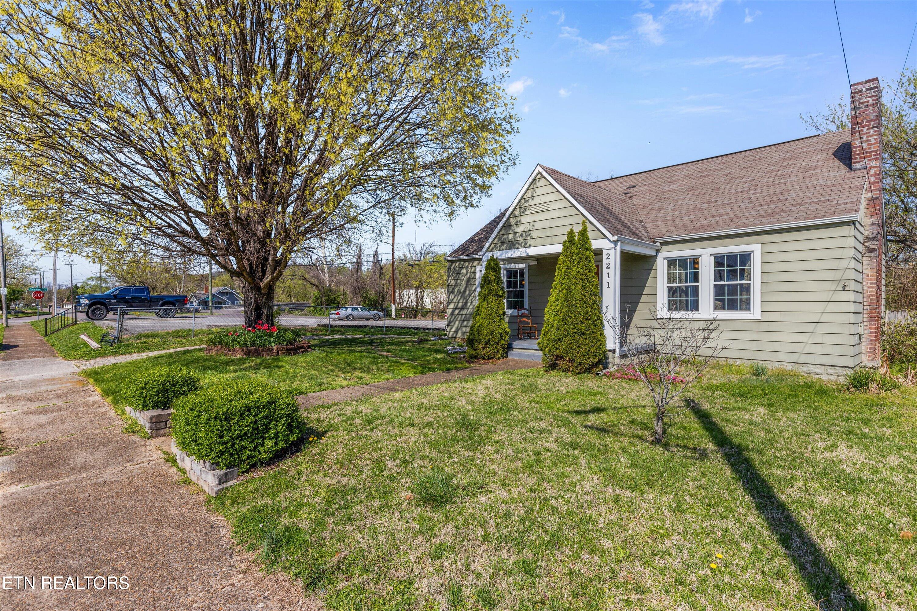 2211 Tecoma Drive