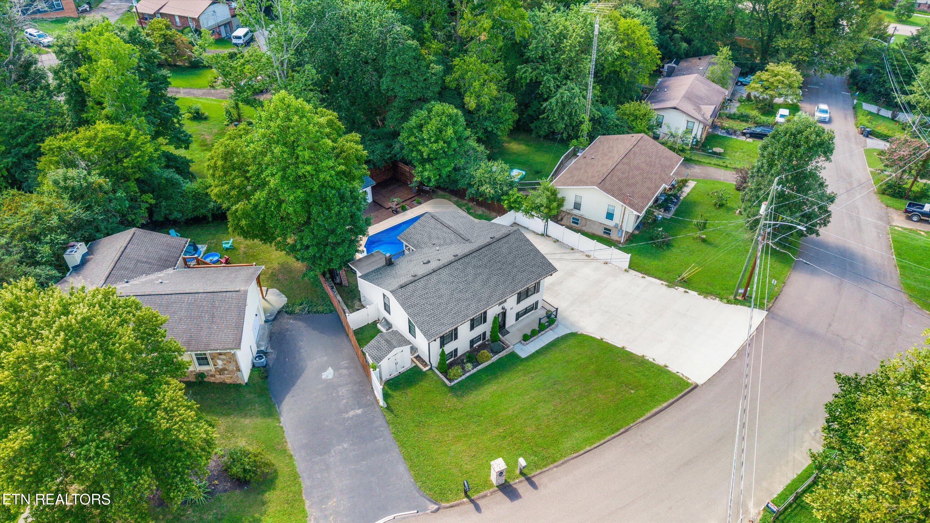 6417 NW Trousdale Rd
