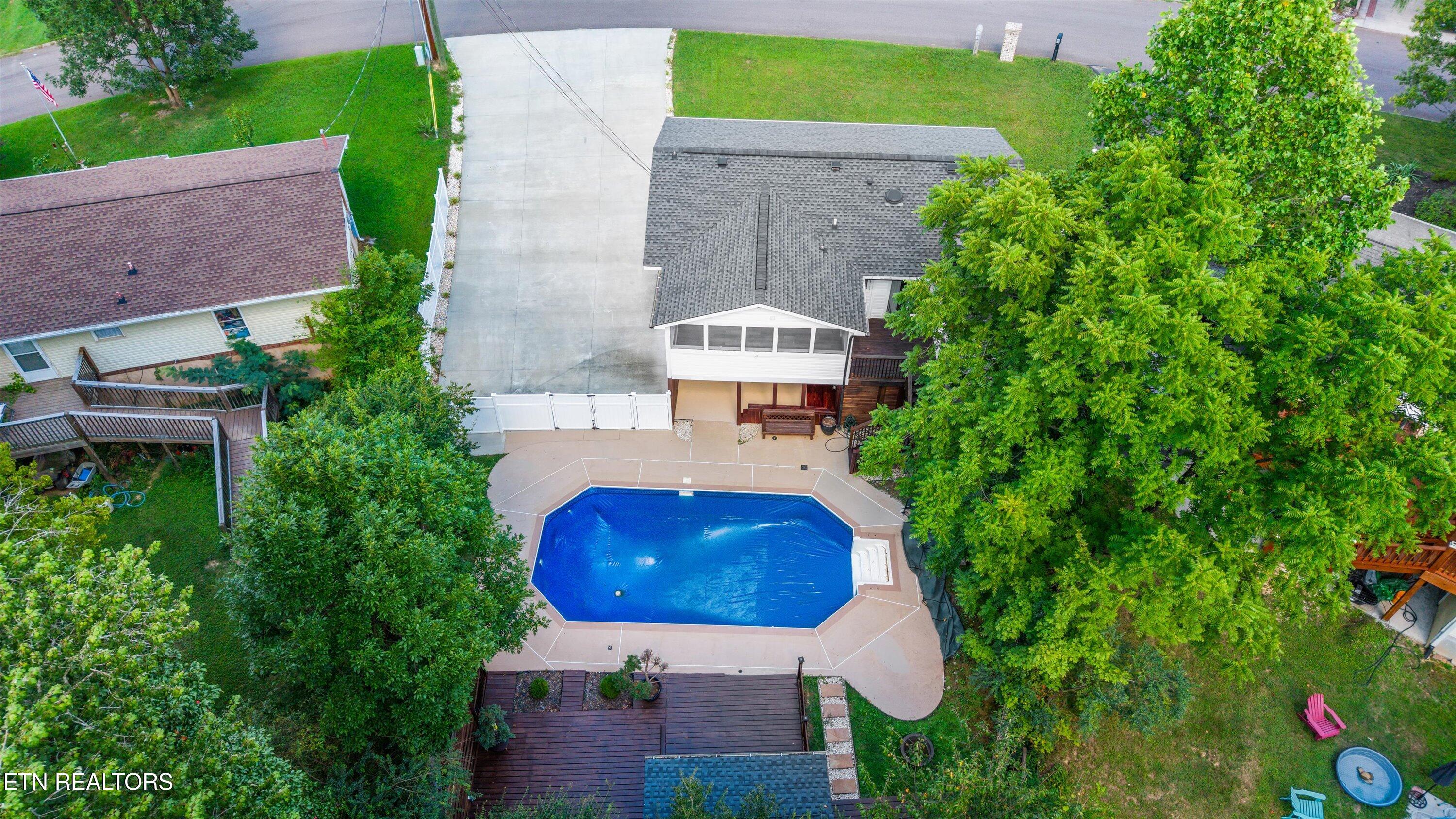 6417 NW Trousdale Rd