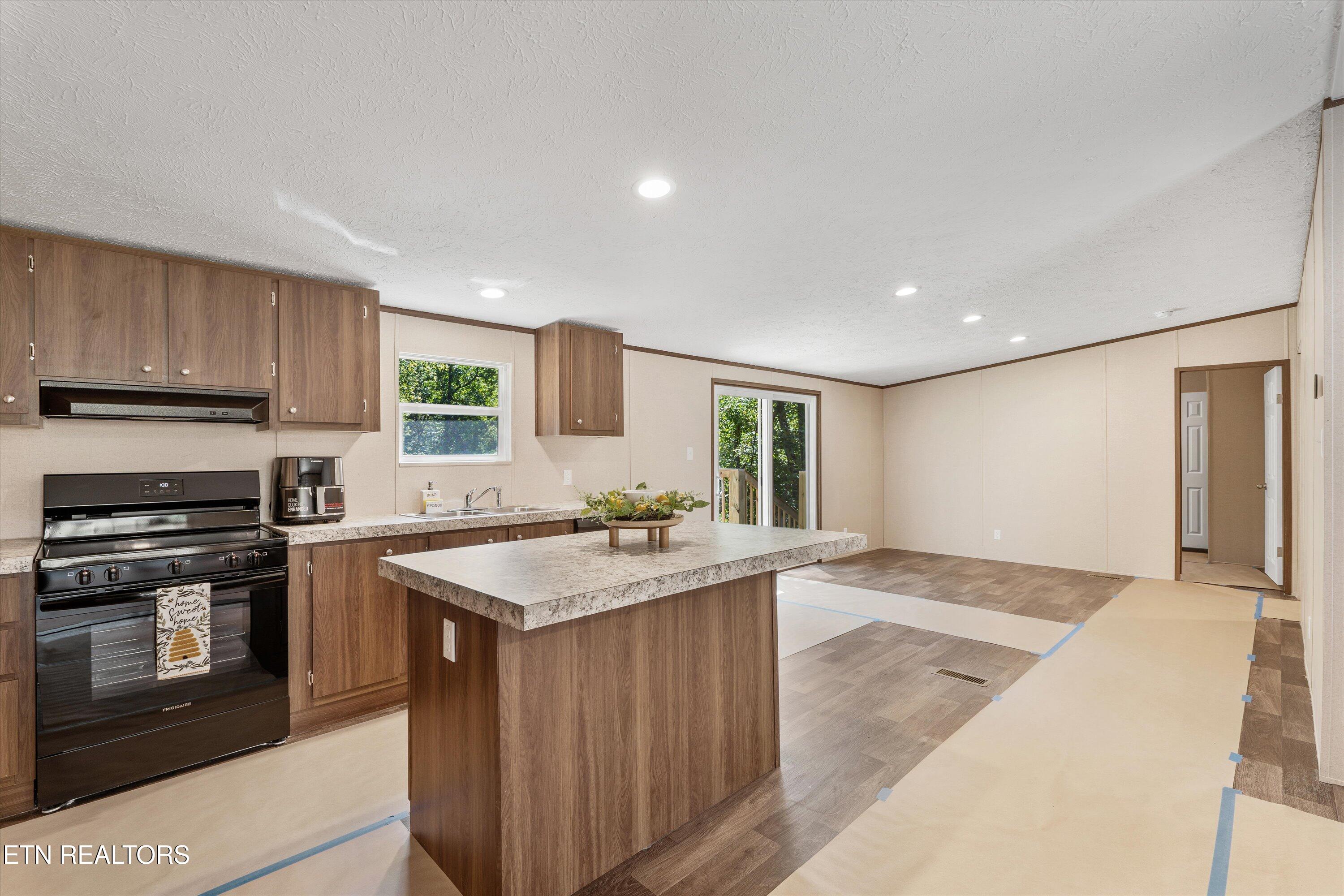 104 N Patton Ave