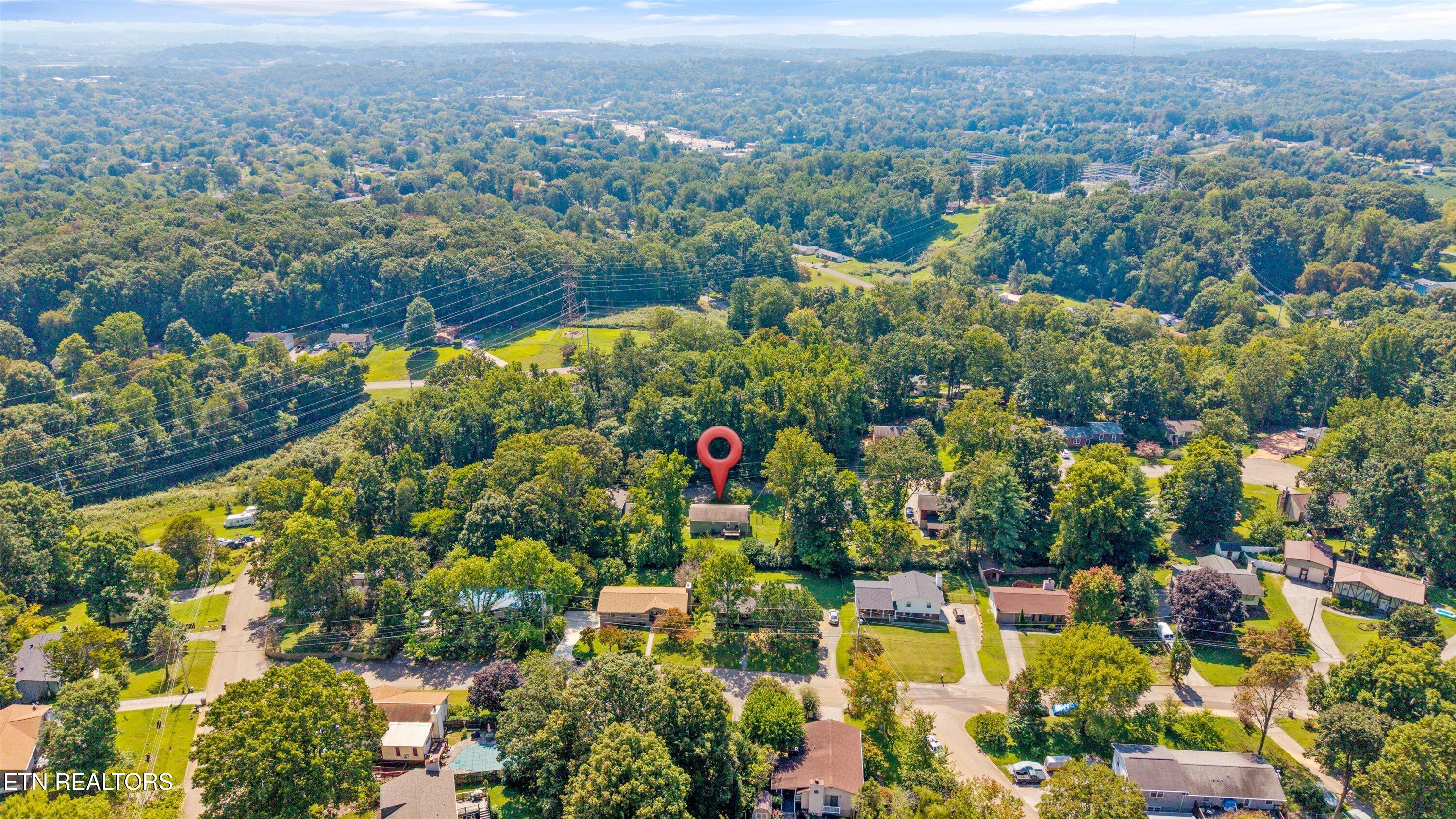 5013 Laurel Woods Drive