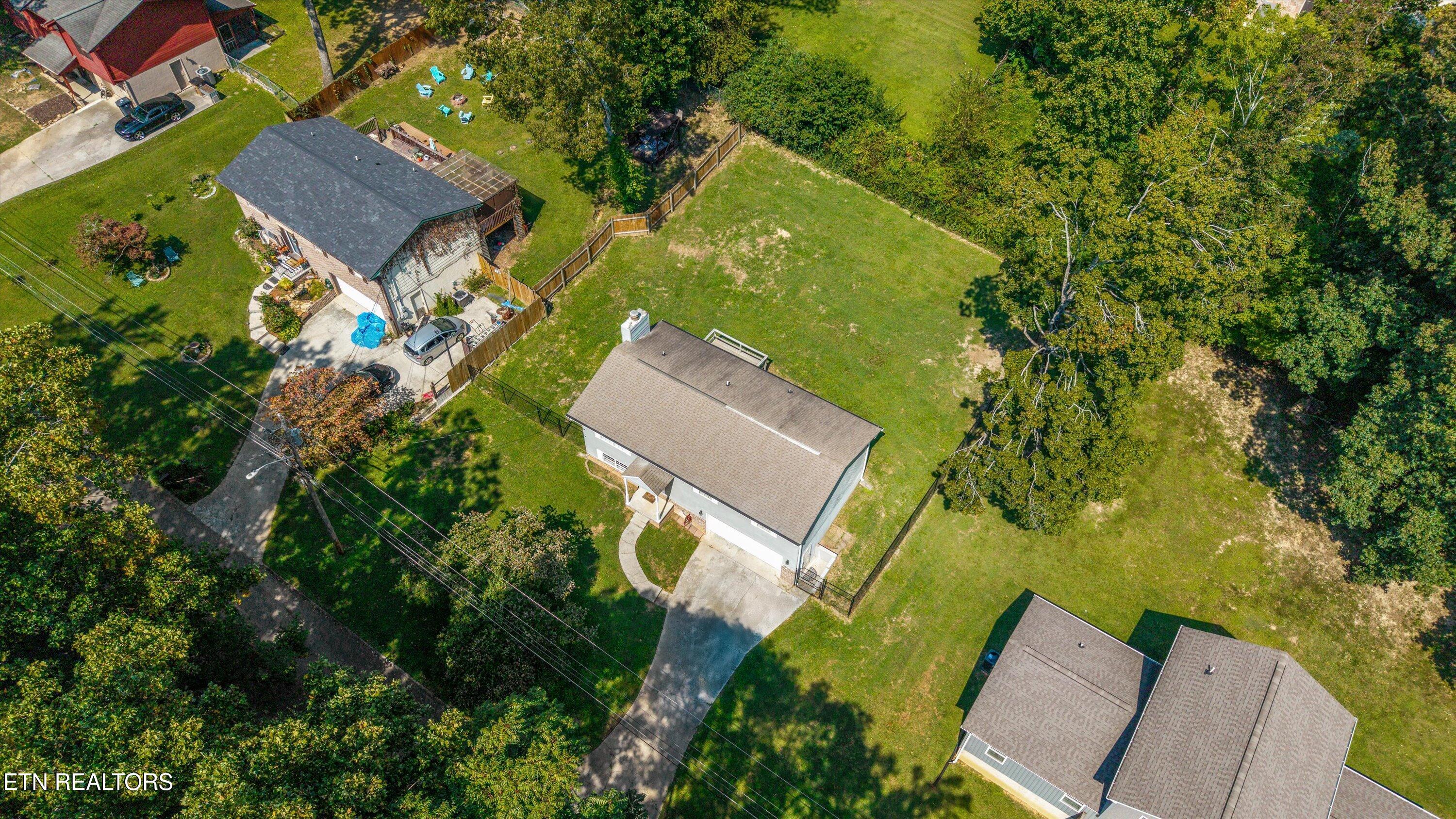 5013 Laurel Woods Drive
