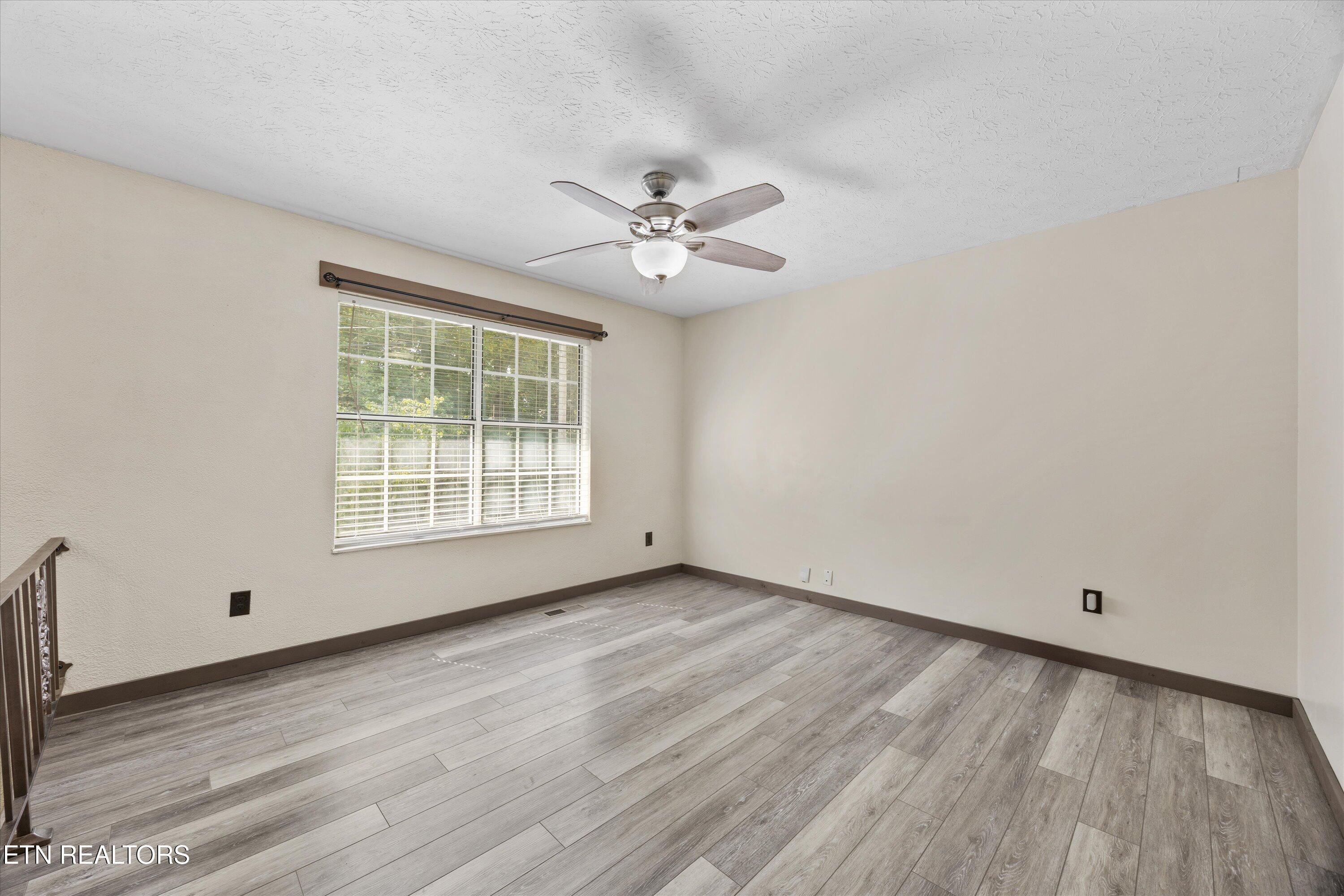 5013 Laurel Woods Drive