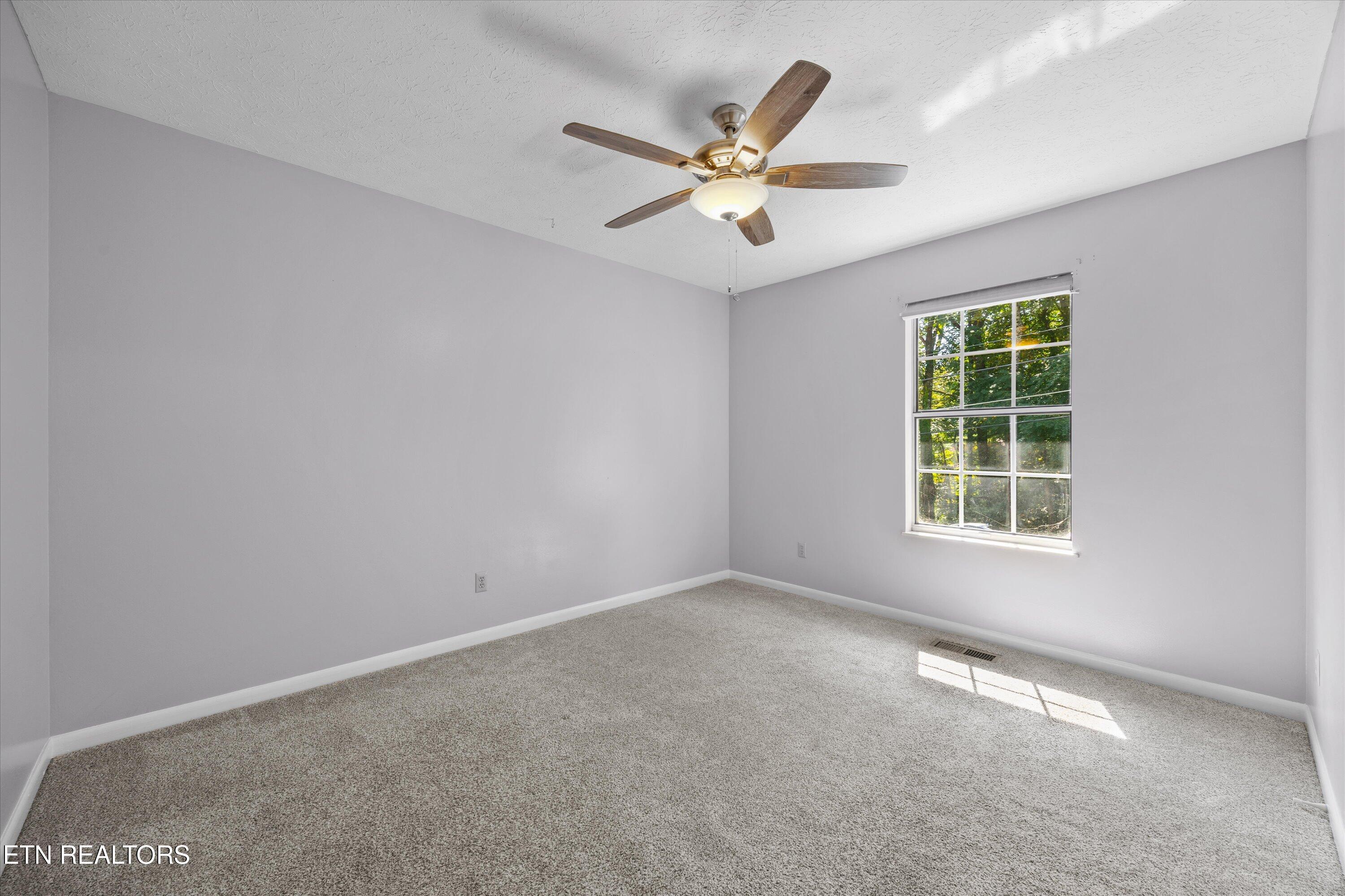 5013 Laurel Woods Drive