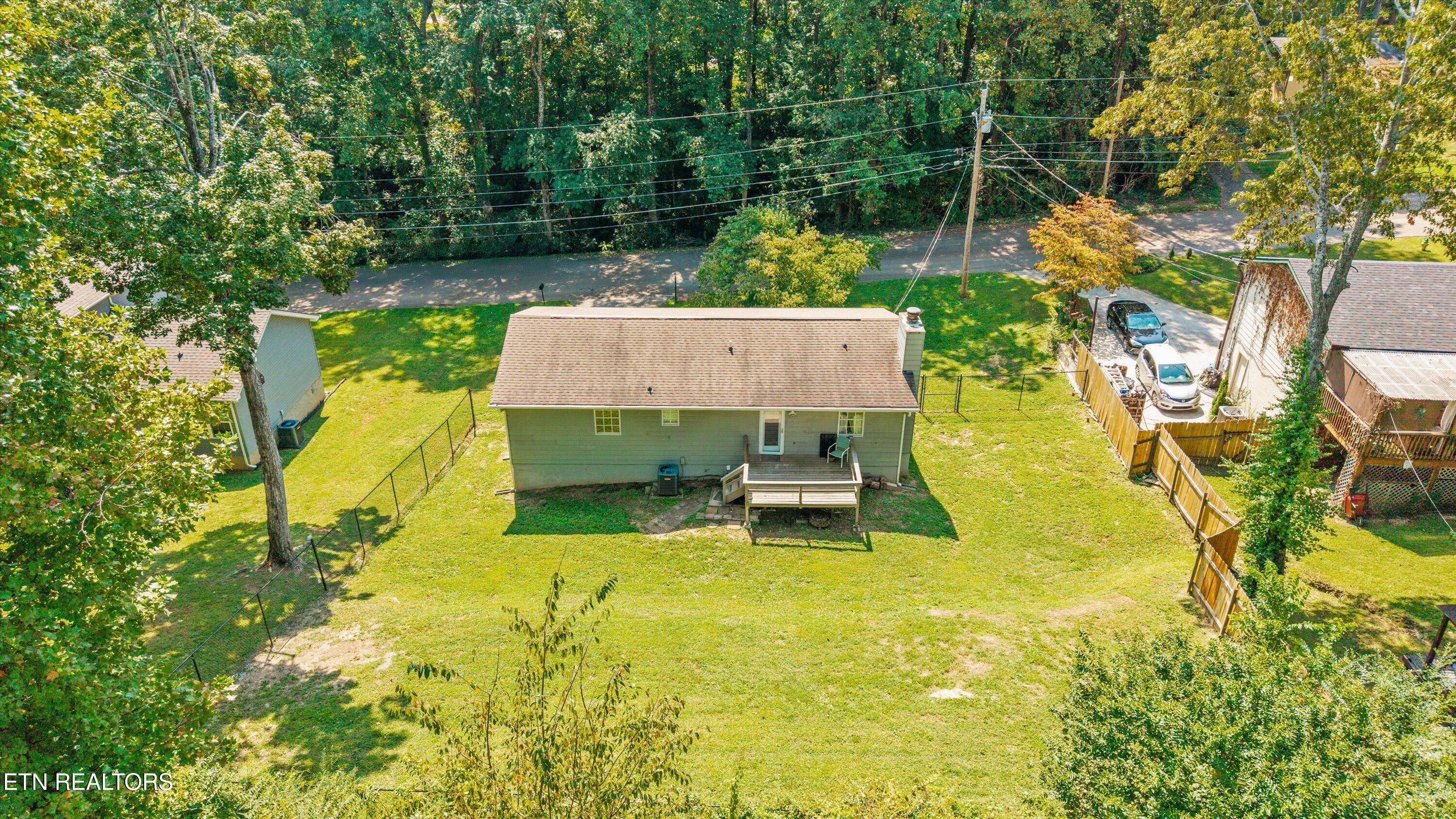 5013 Laurel Woods Drive