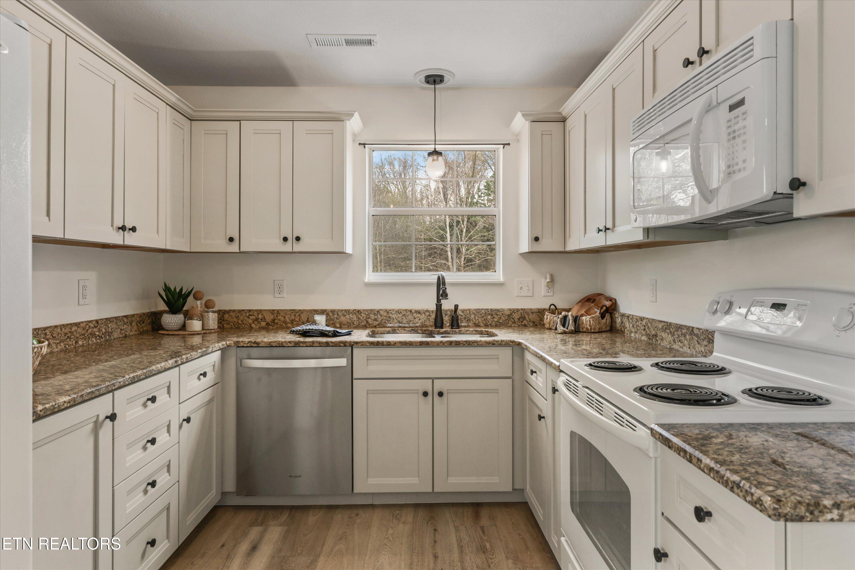 8218 Jack Russell Court