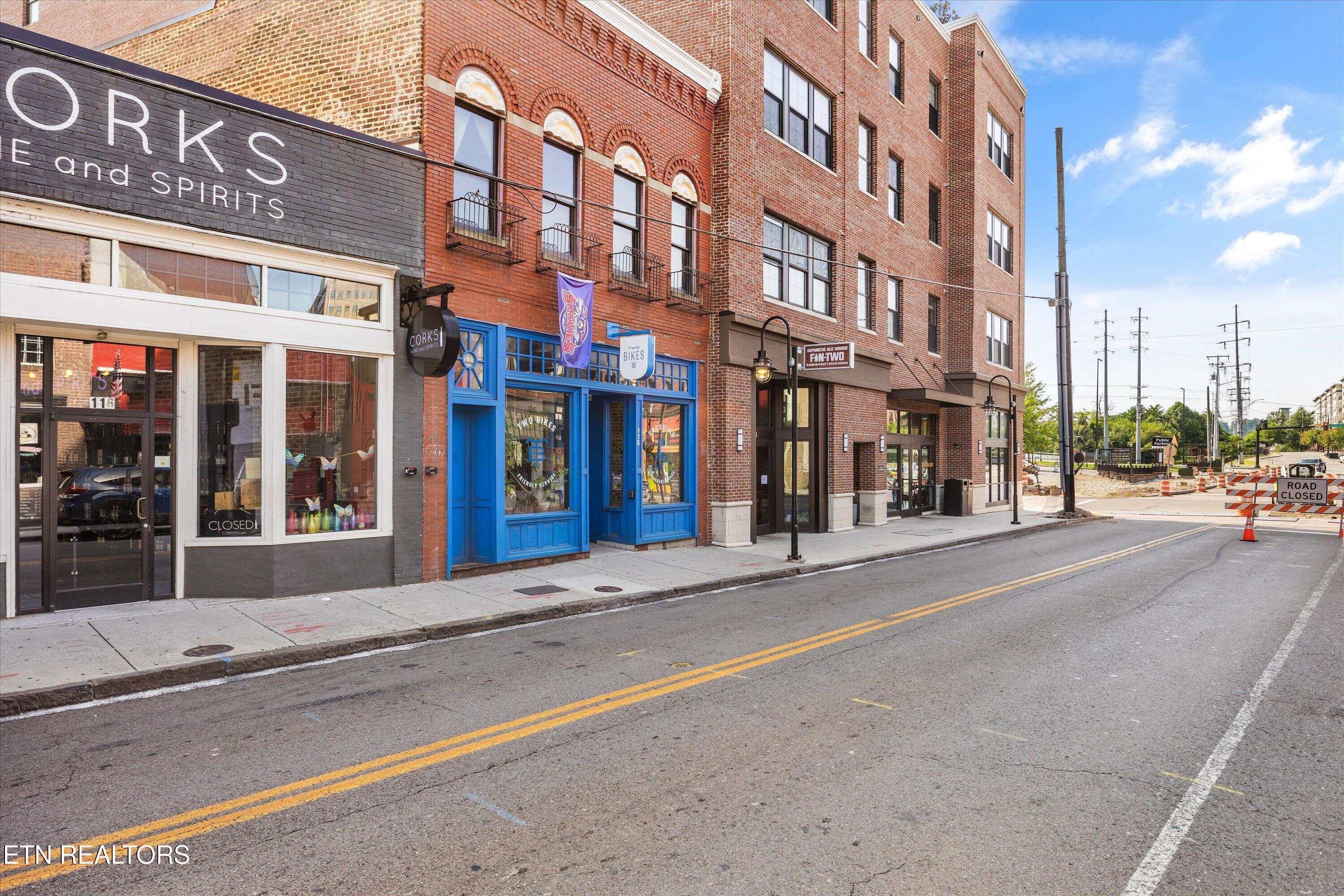 222 N Central St 106