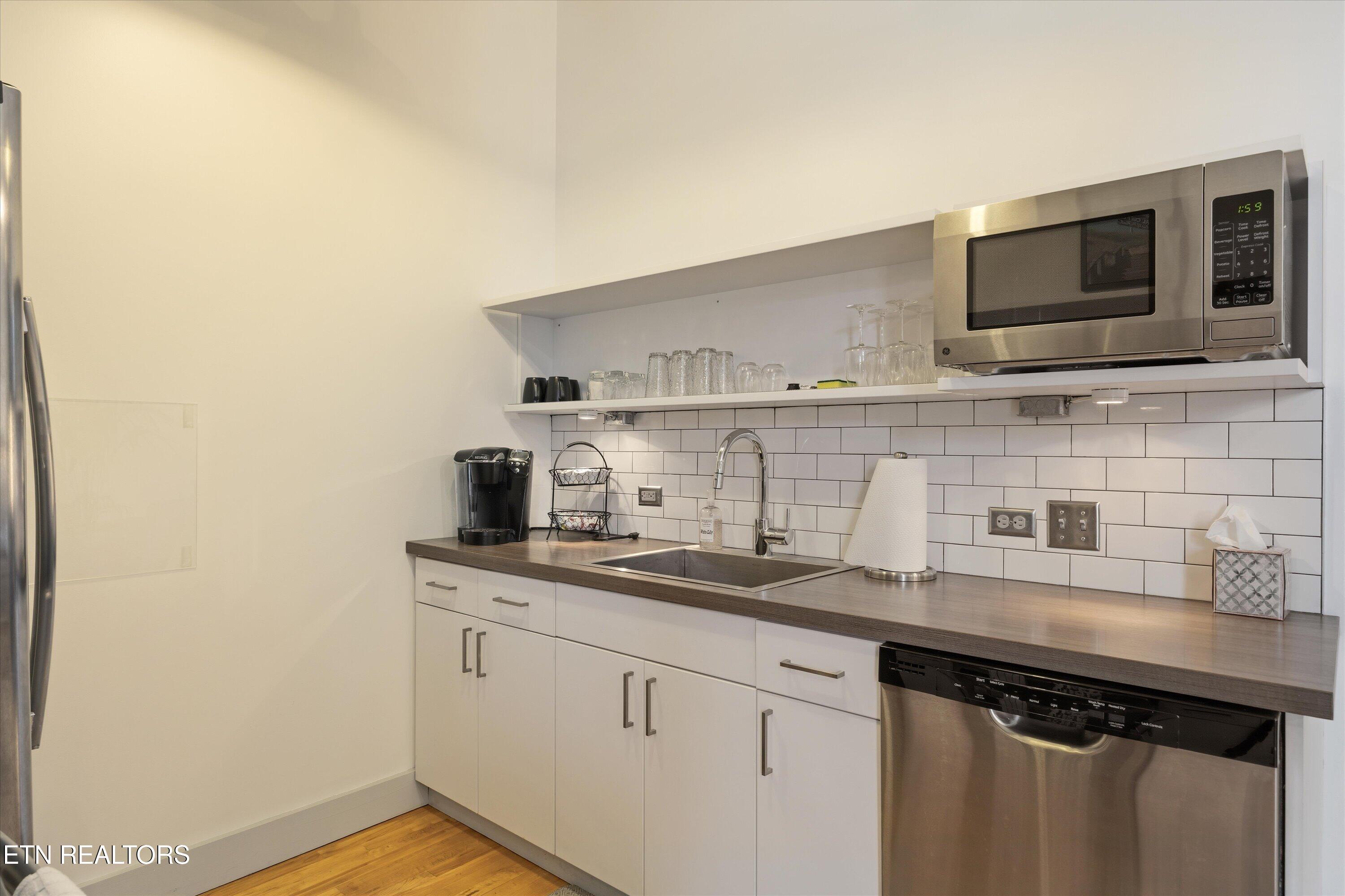 222 N Central St 106
