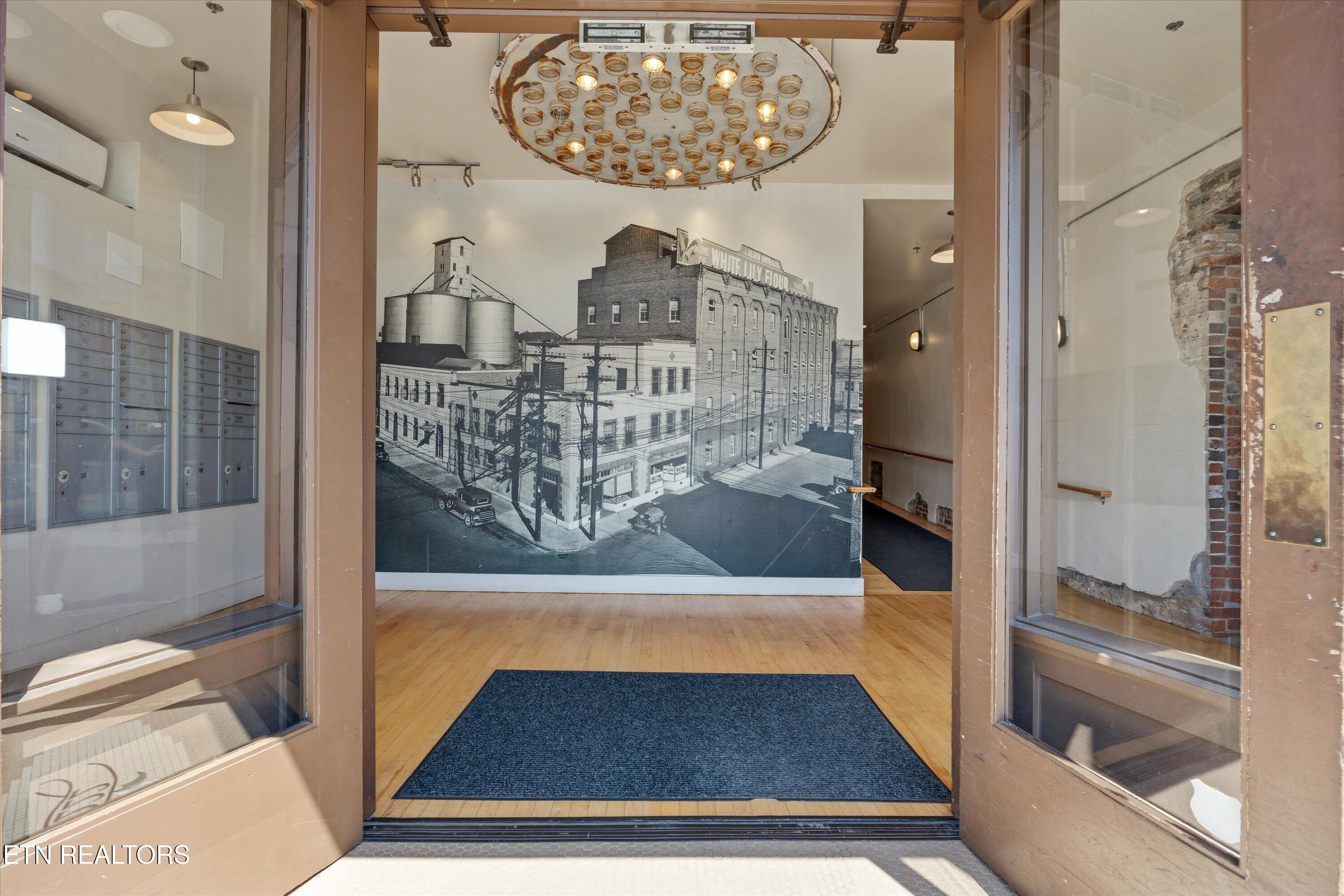 222 N Central St 106