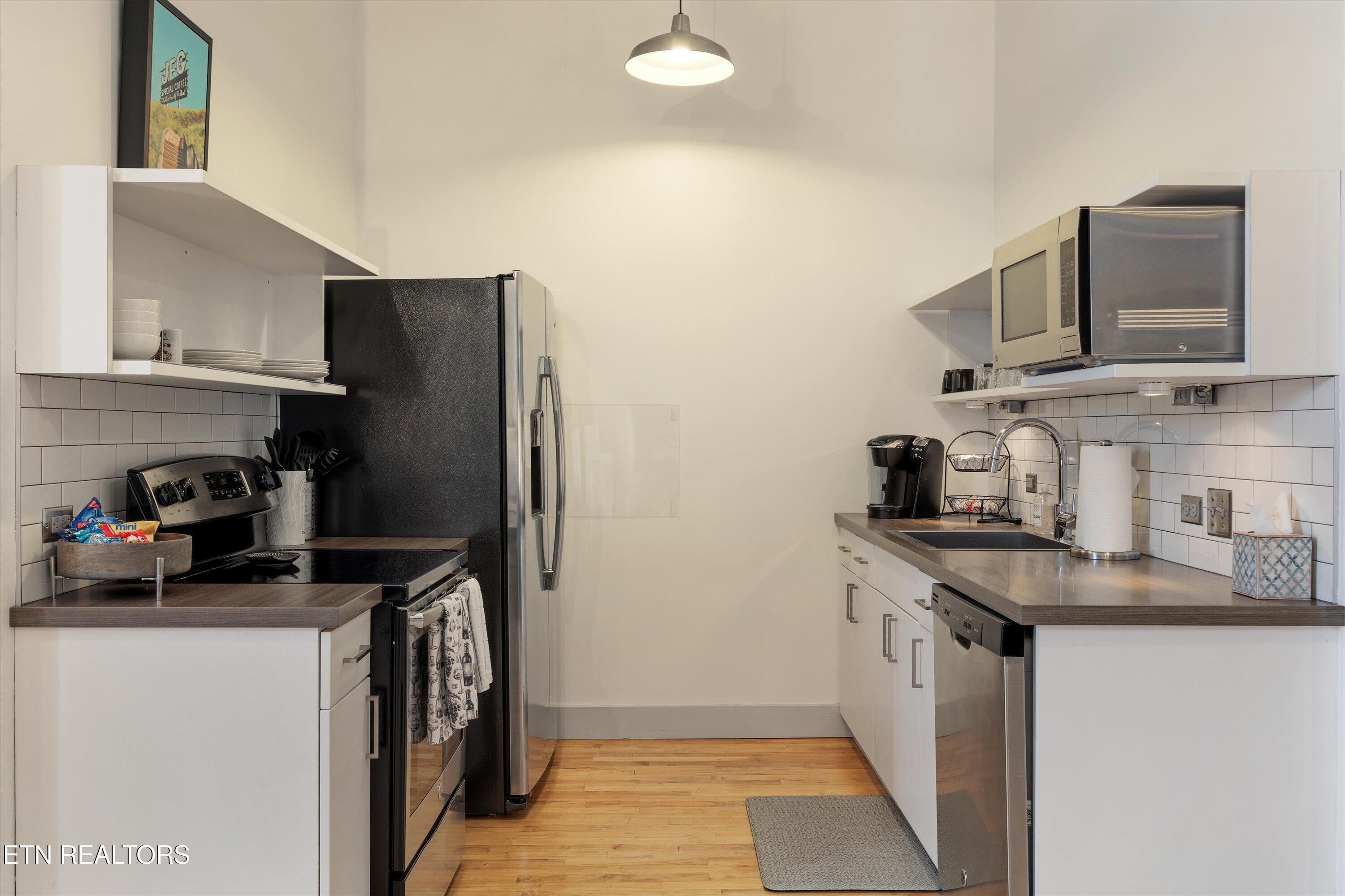 222 N Central St 106