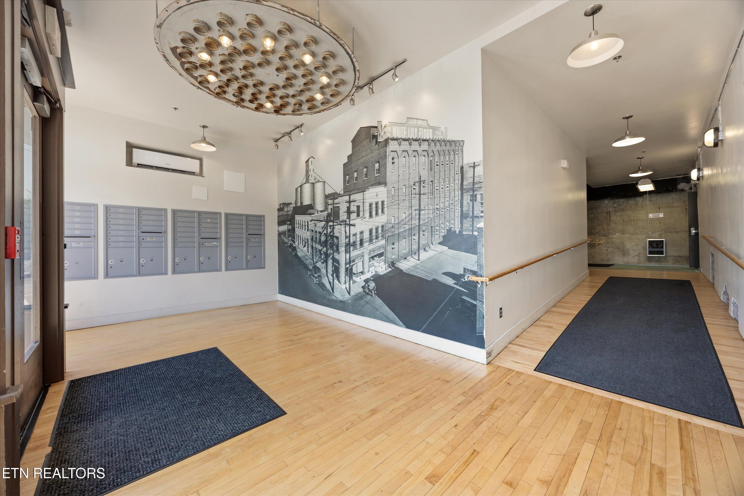 222 N Central St 106