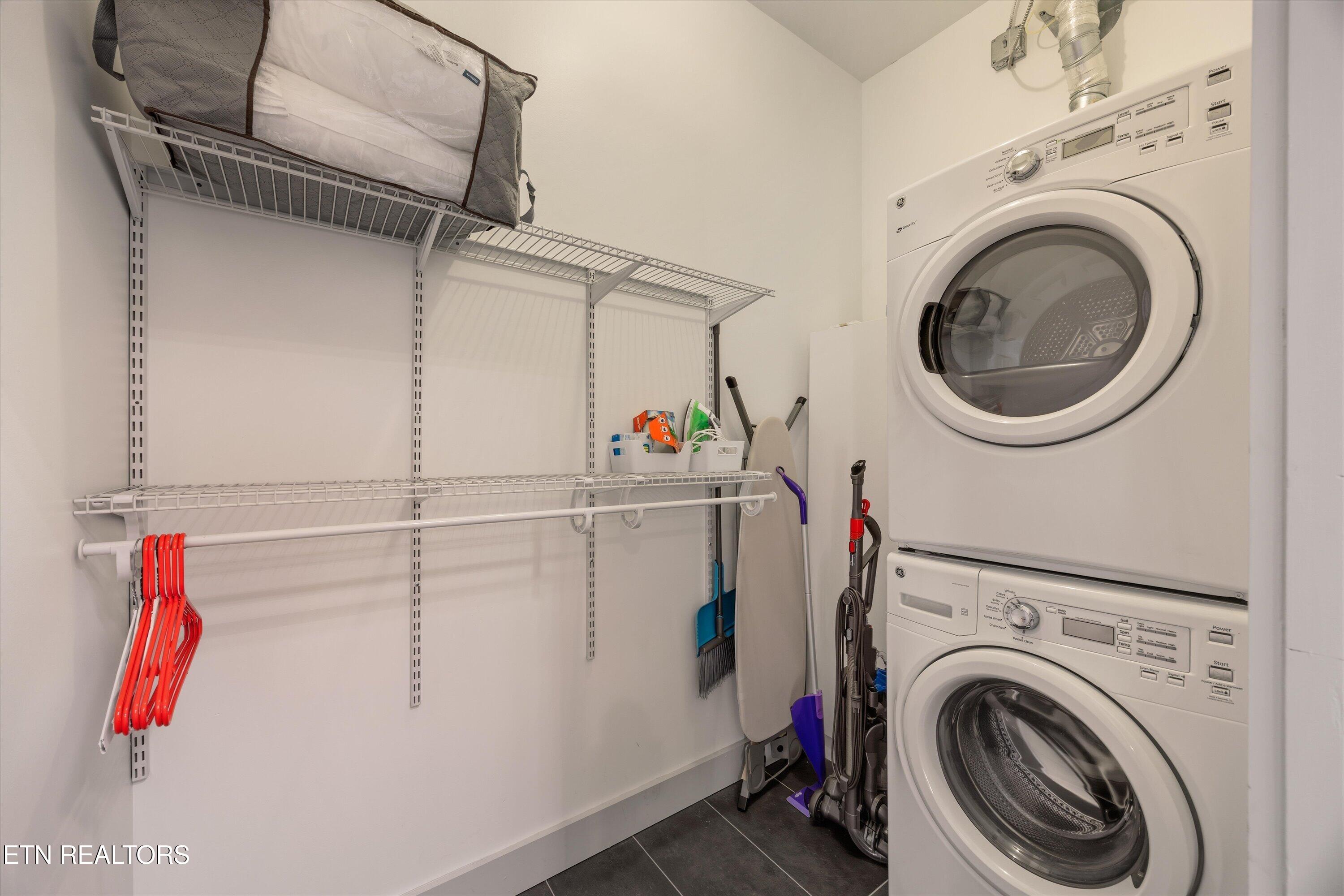 222 N Central St 106